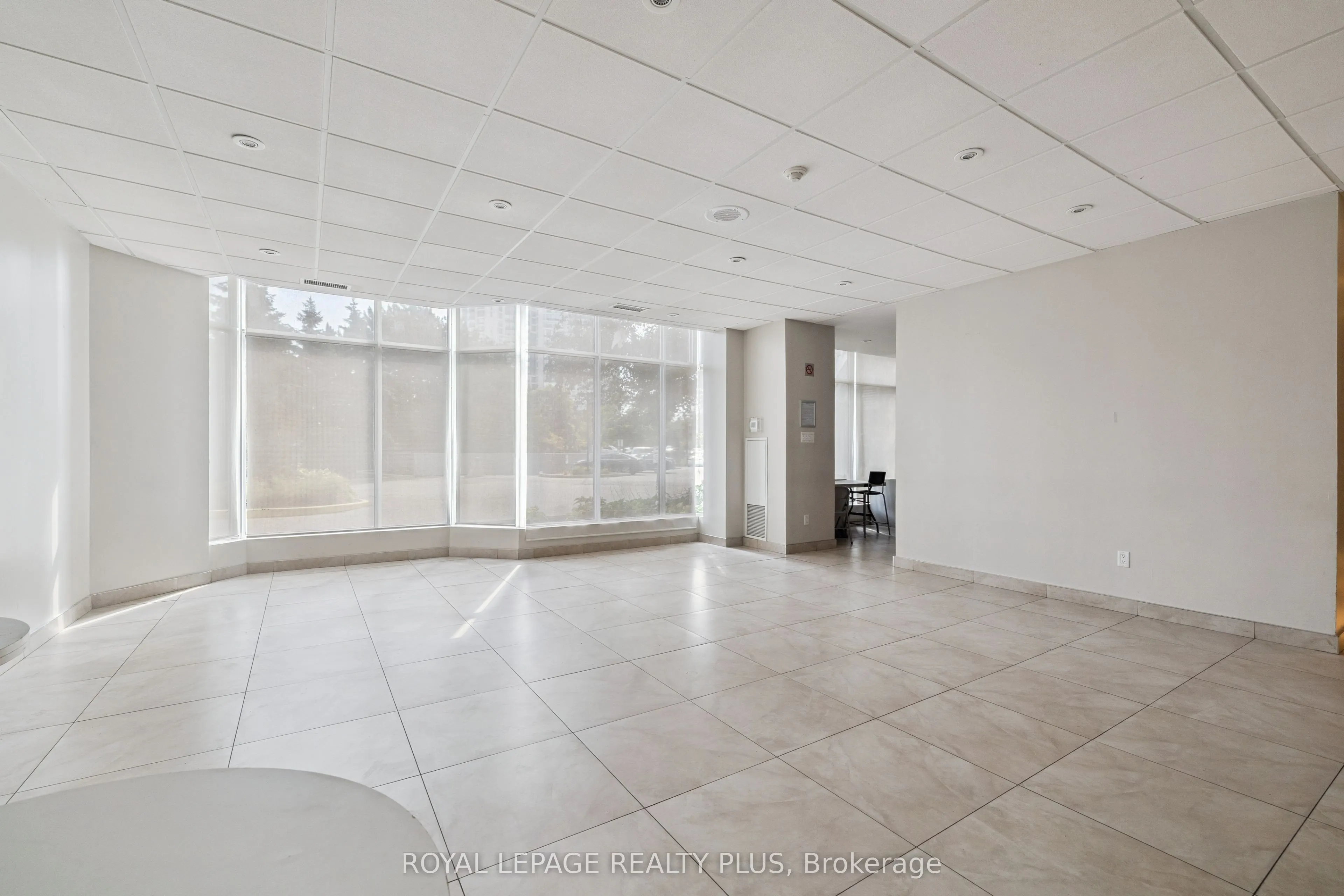 50 Kingsbridge Garden Circle, #712