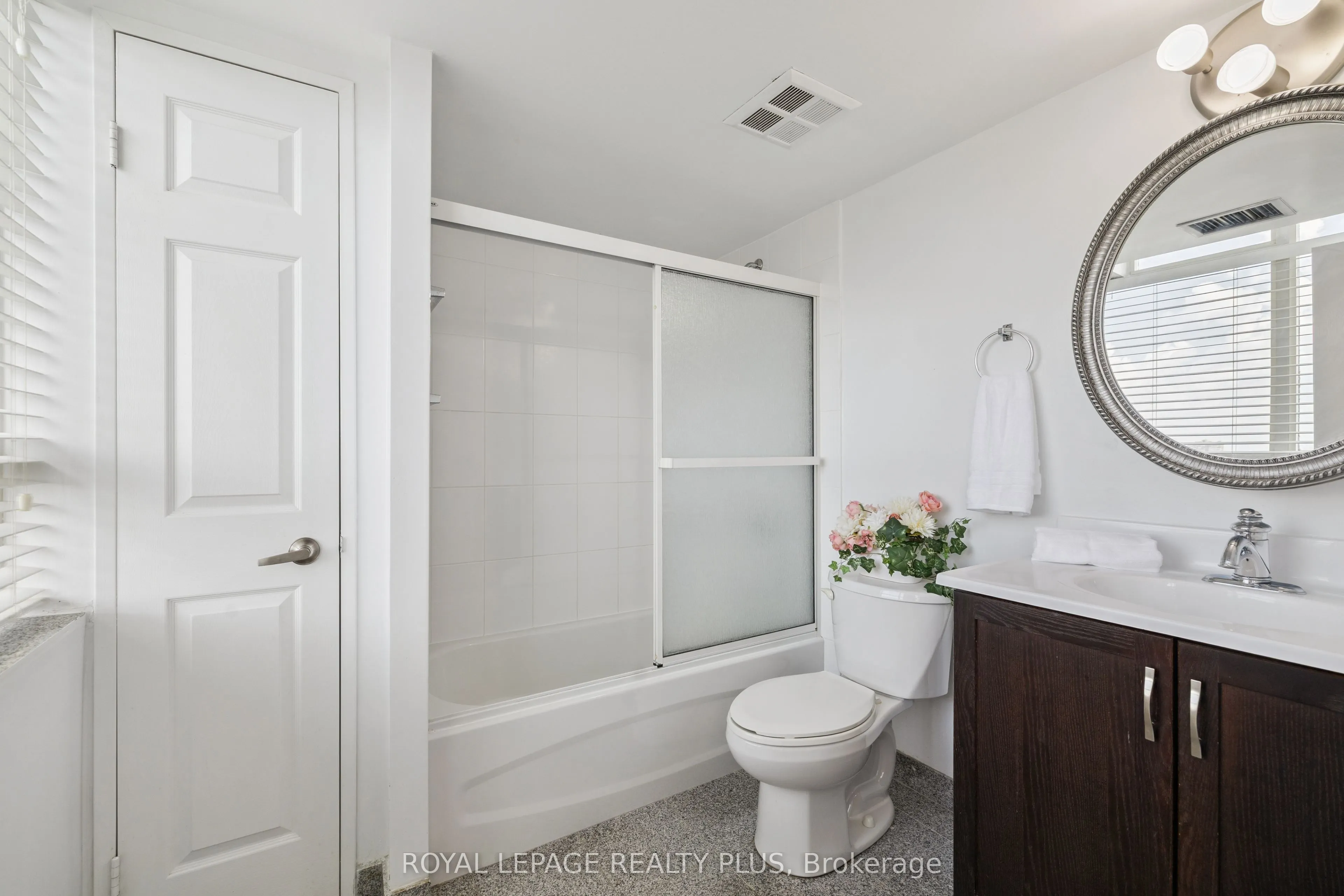 50 Kingsbridge Garden Circle, #712