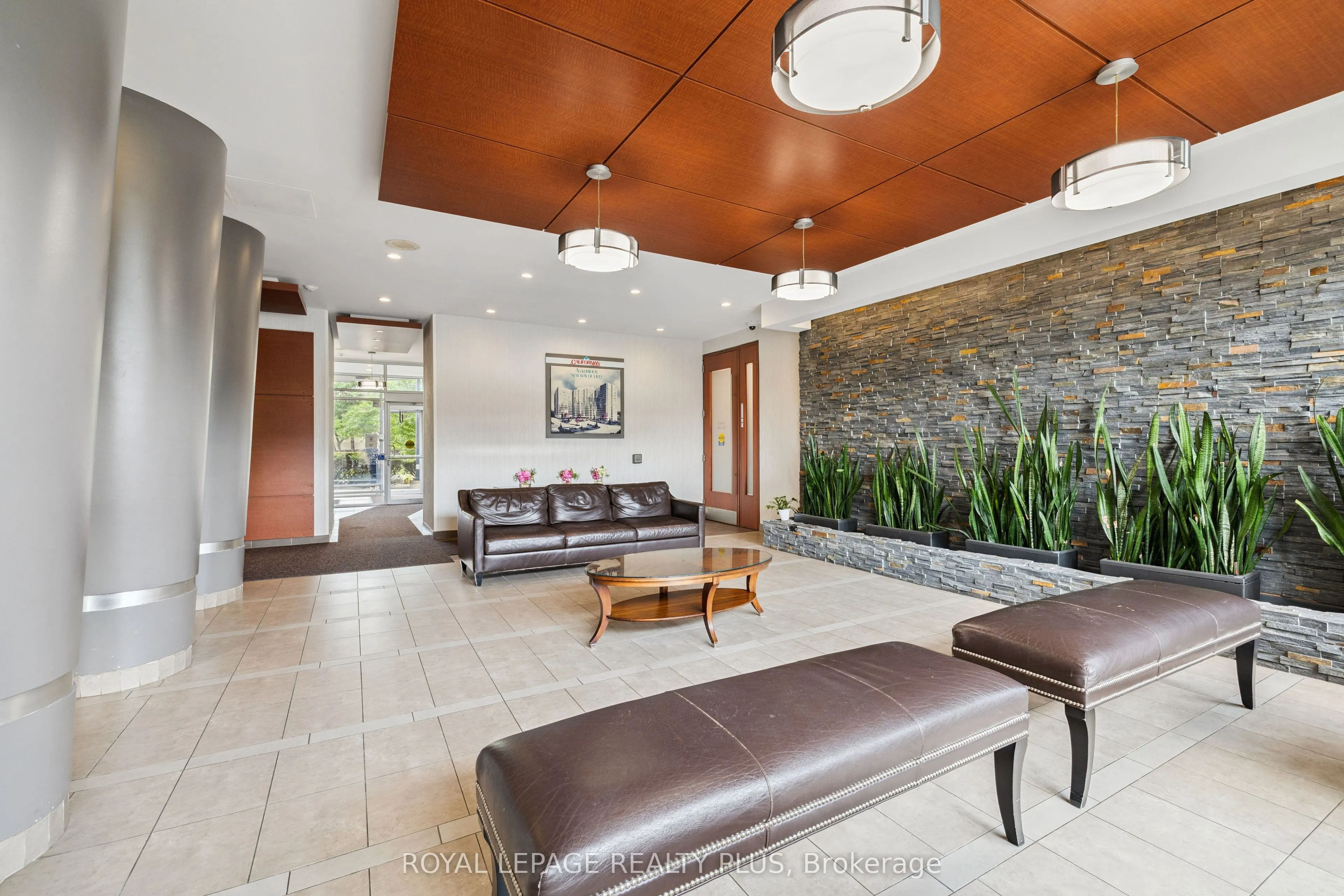 50 Kingsbridge Garden Circle, #712