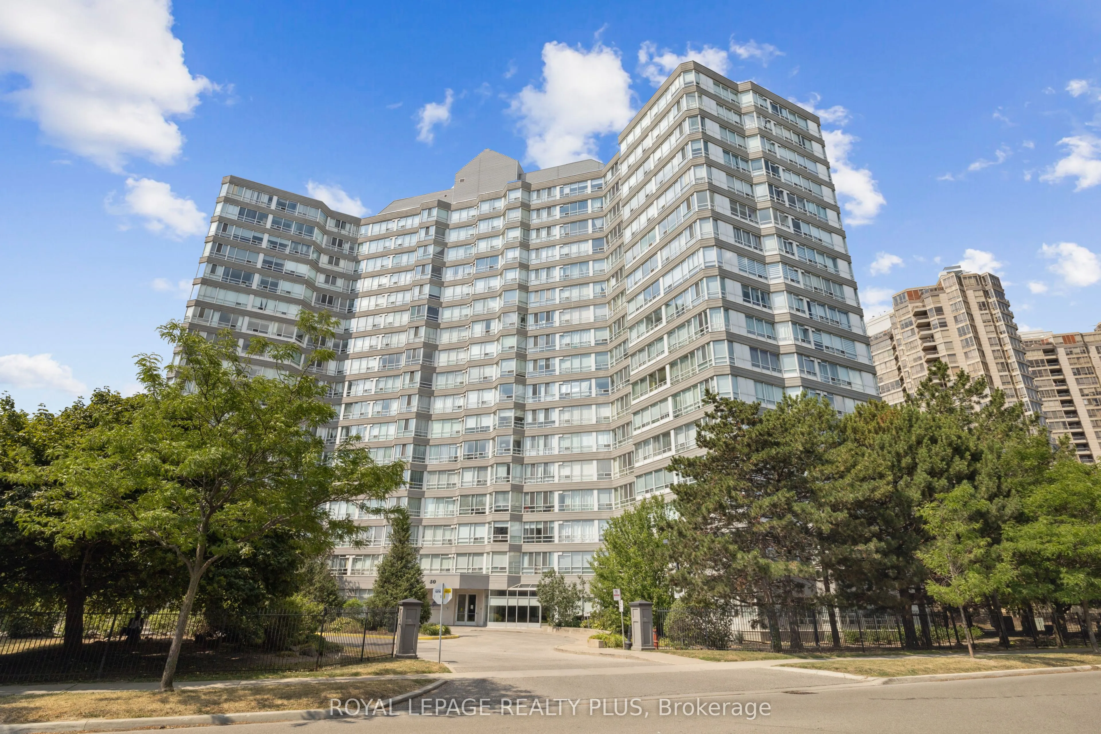 50 Kingsbridge Garden Circle, #712