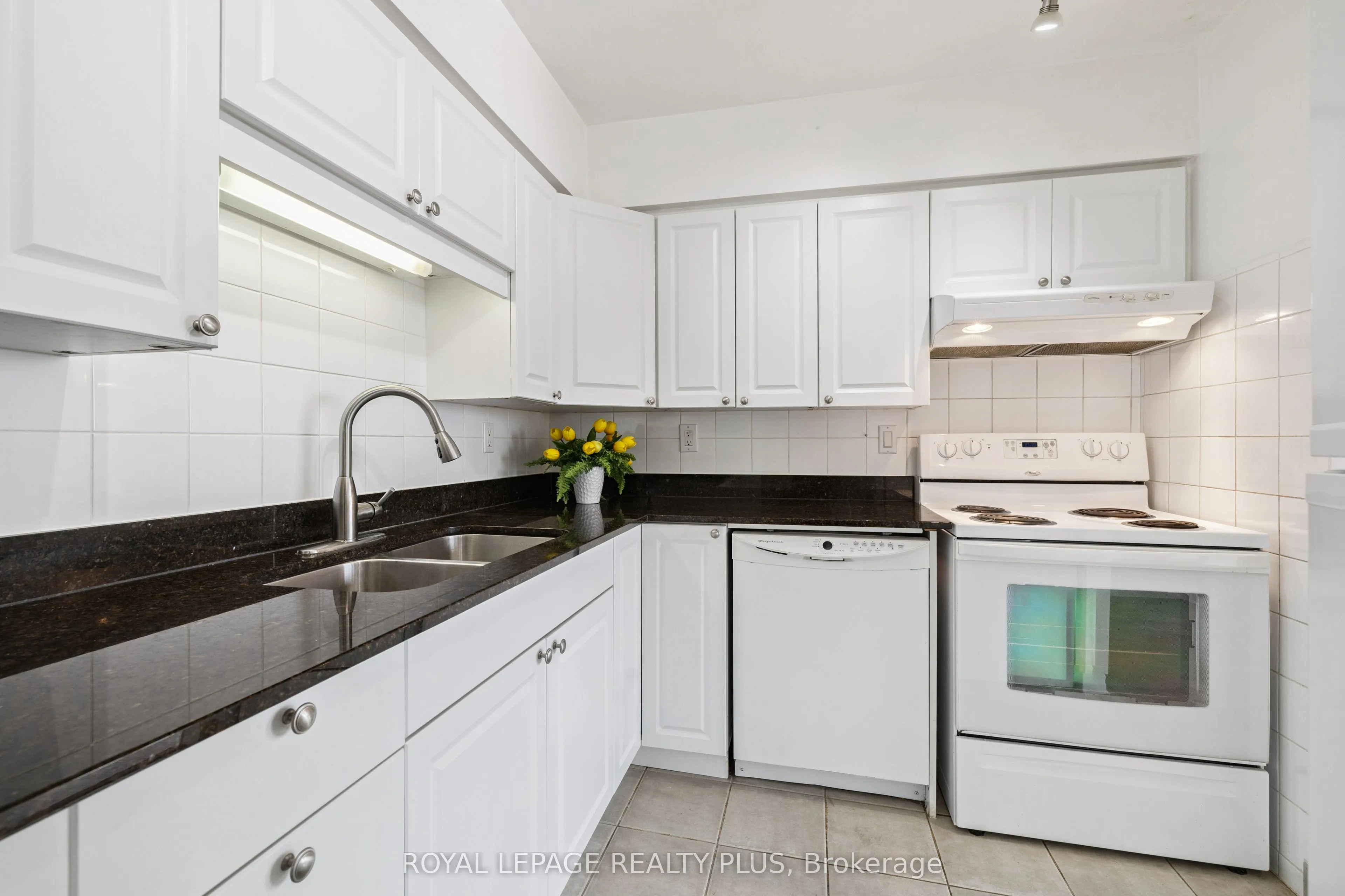 50 Kingsbridge Garden Circle, #712