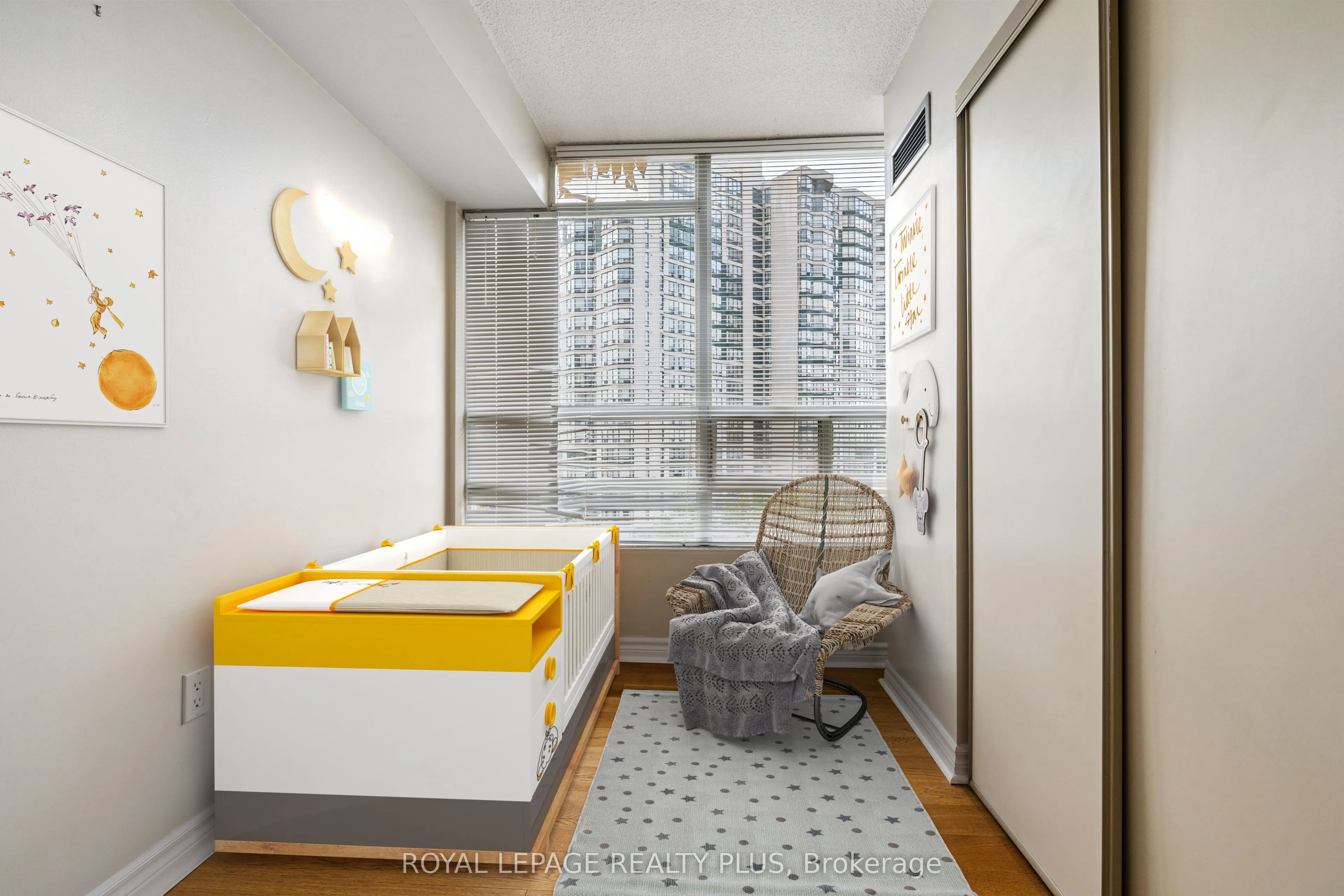50 Kingsbridge Garden Circle, #712