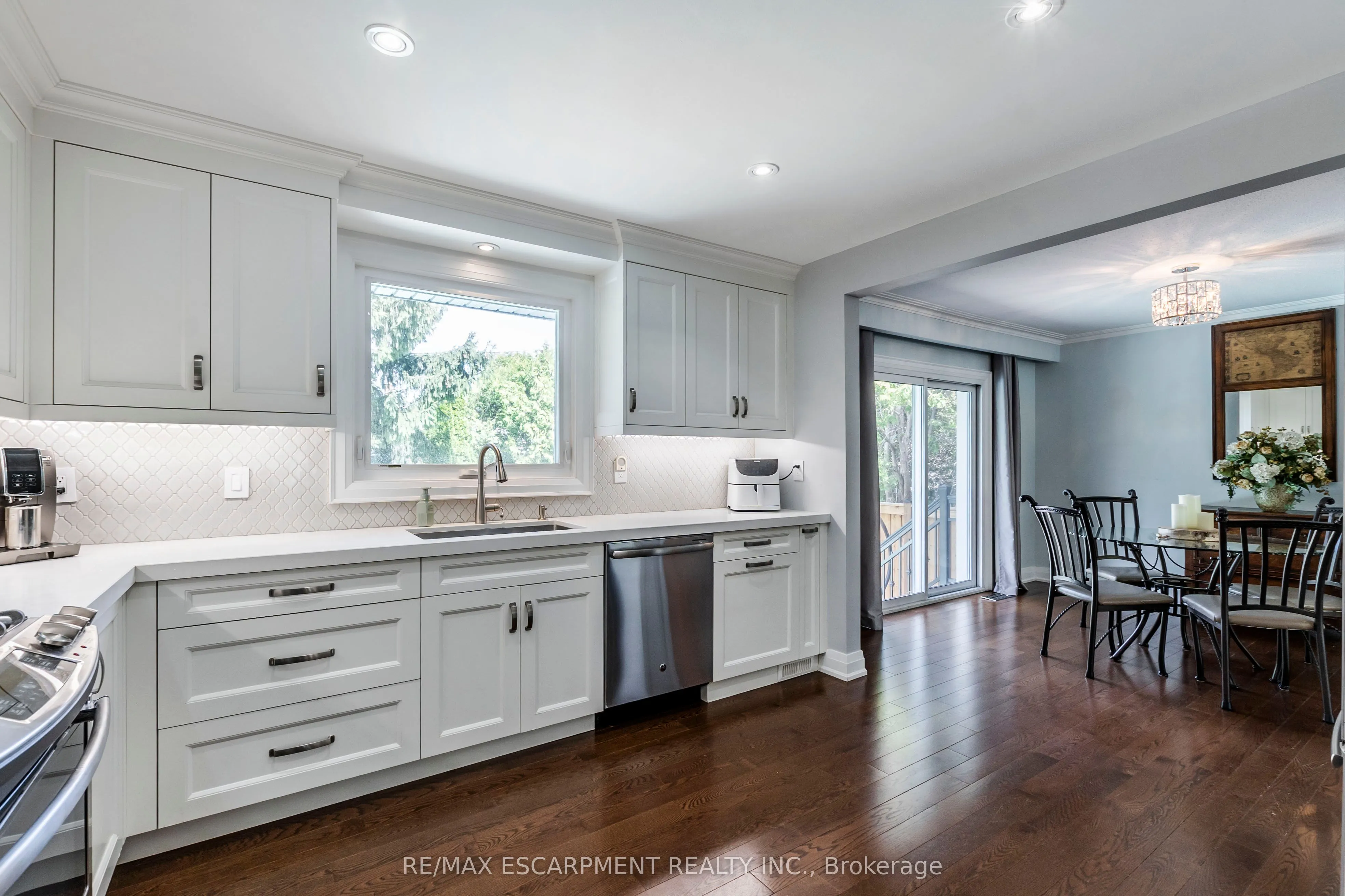 4463 Hawthorne Drive