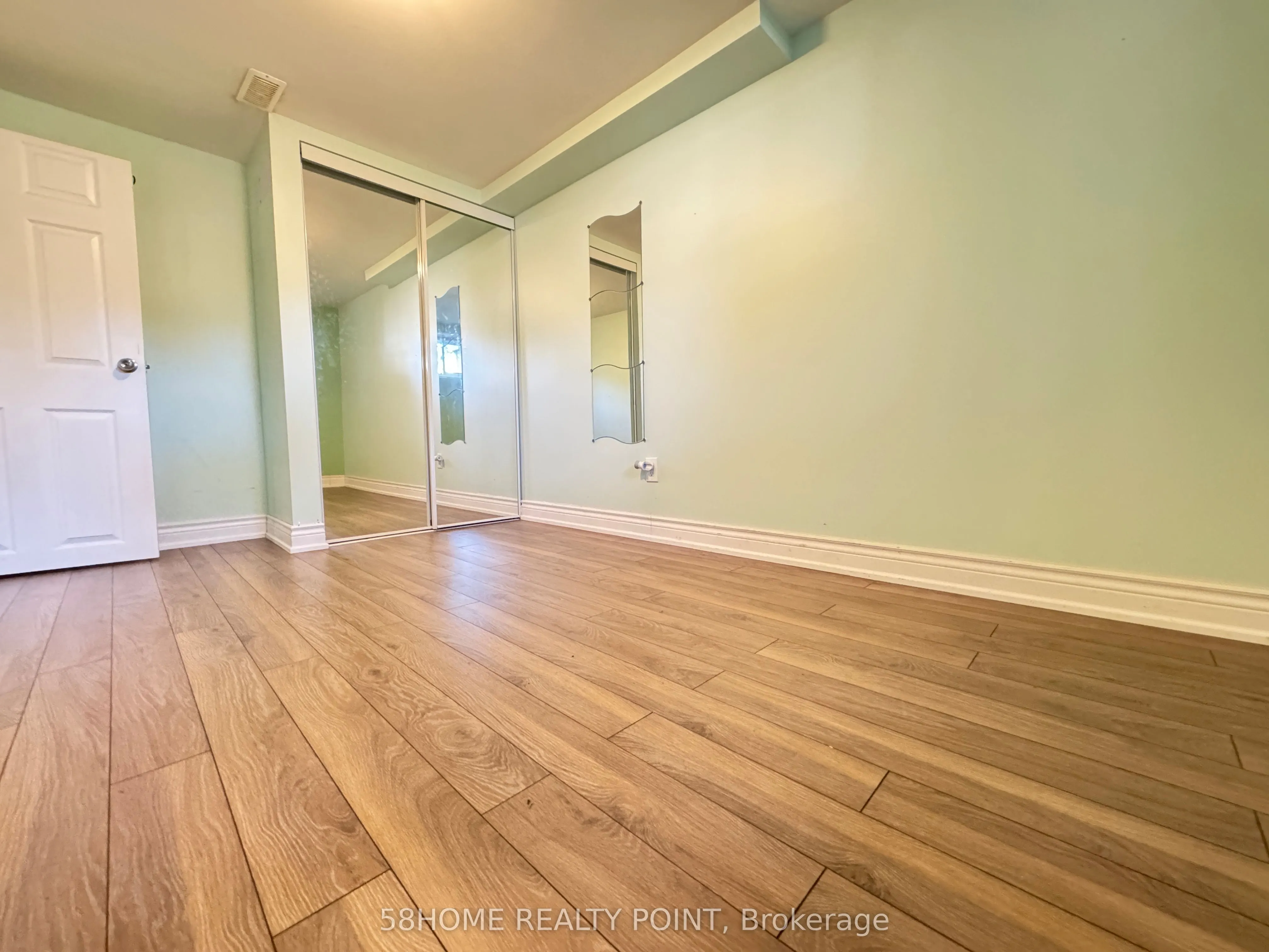 2047 Hindhead Road