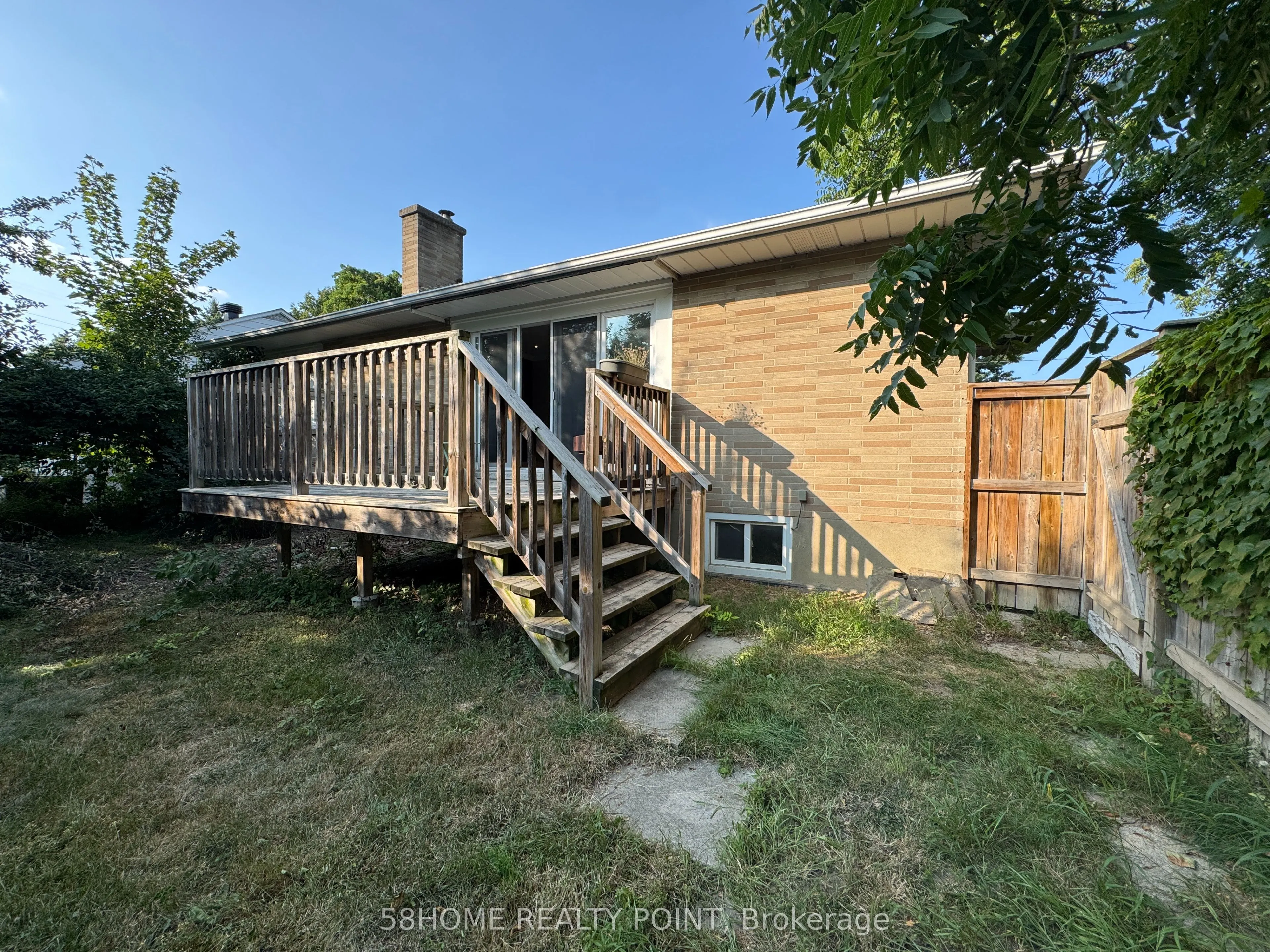 2047 Hindhead Road