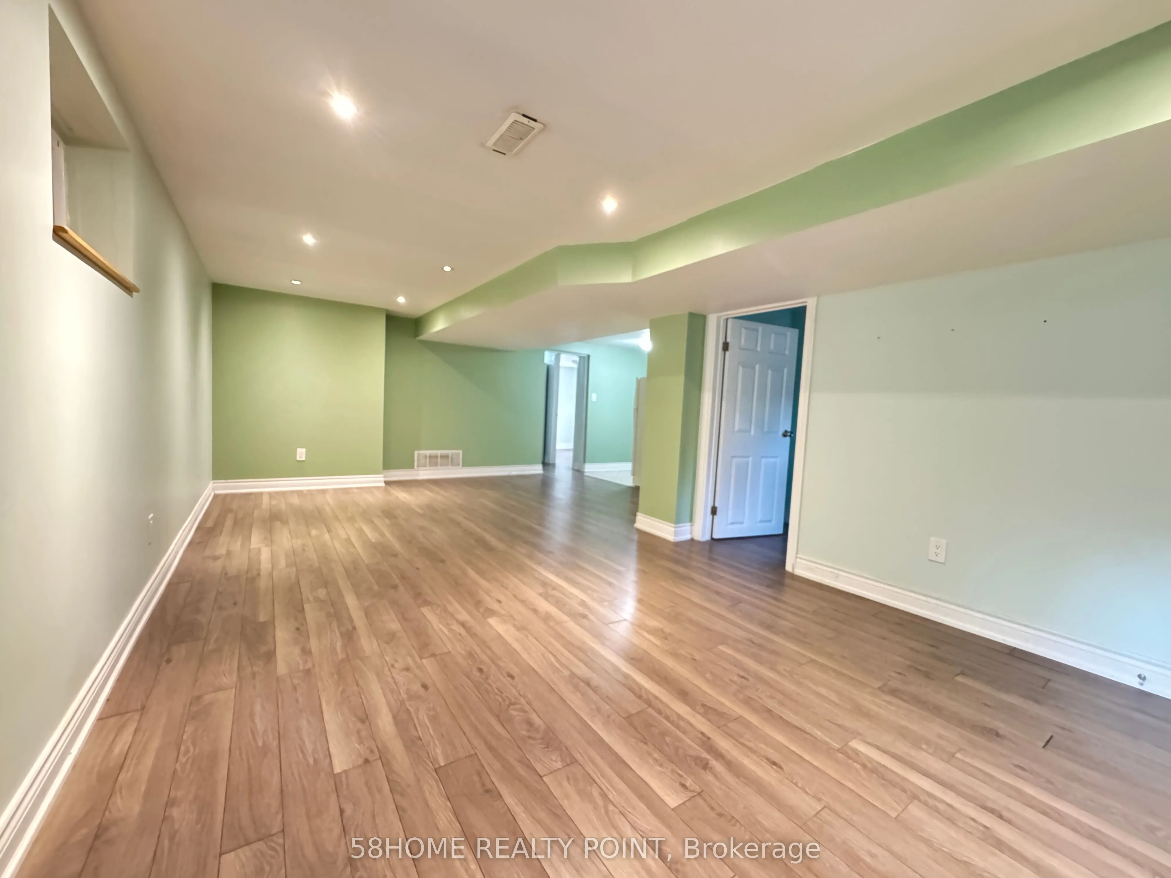 2047 Hindhead Road