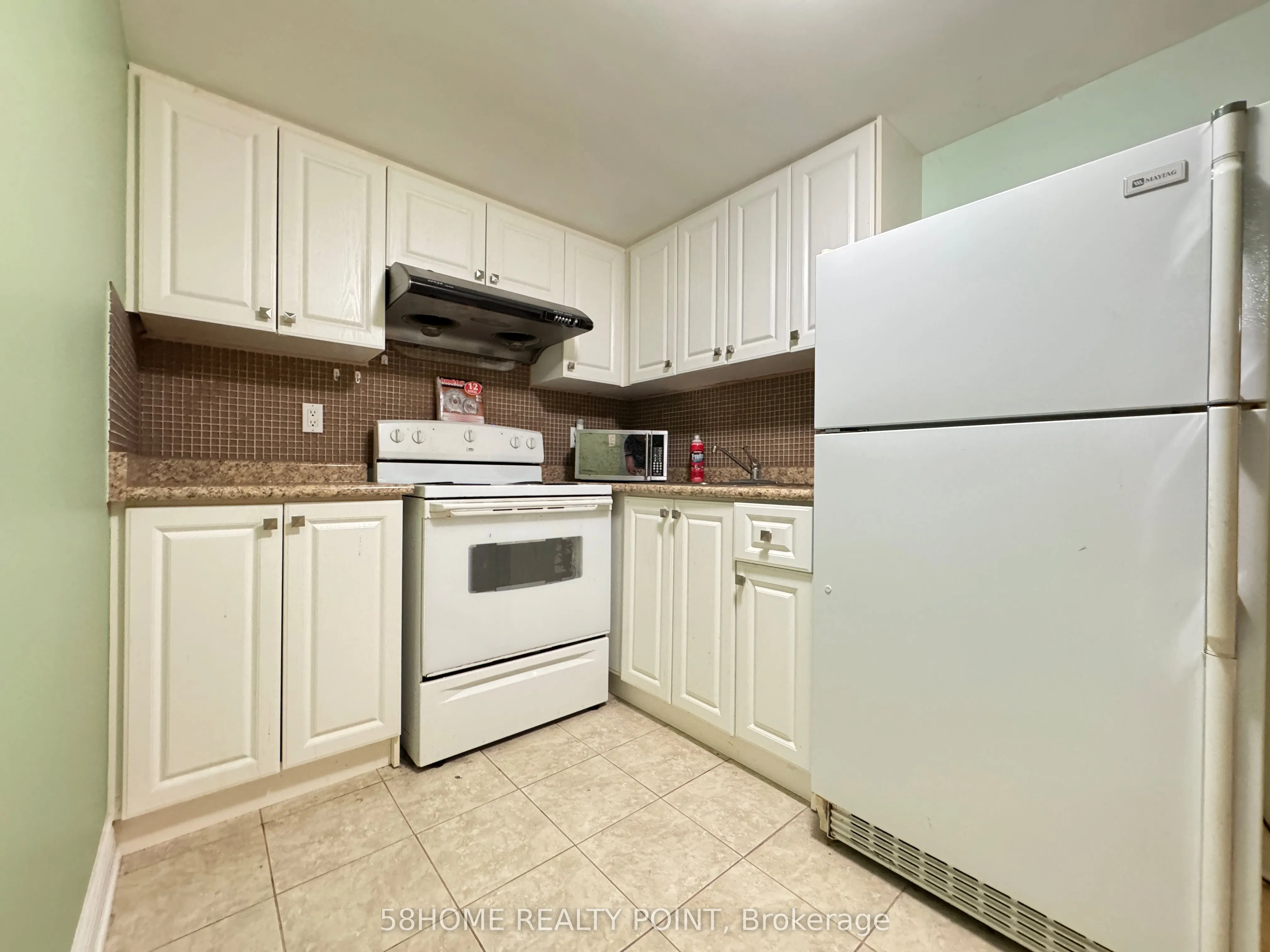 2047 Hindhead Road
