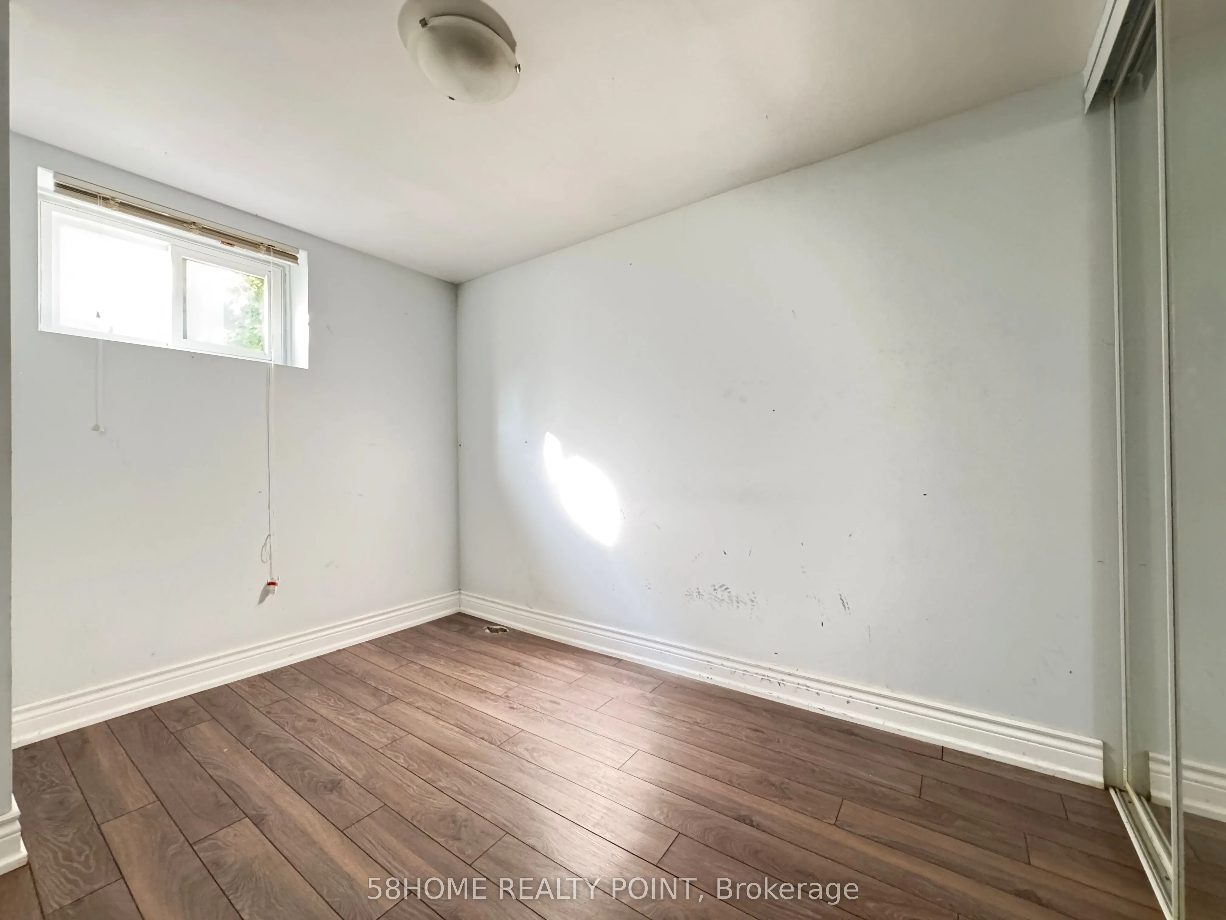 2047 Hindhead Road