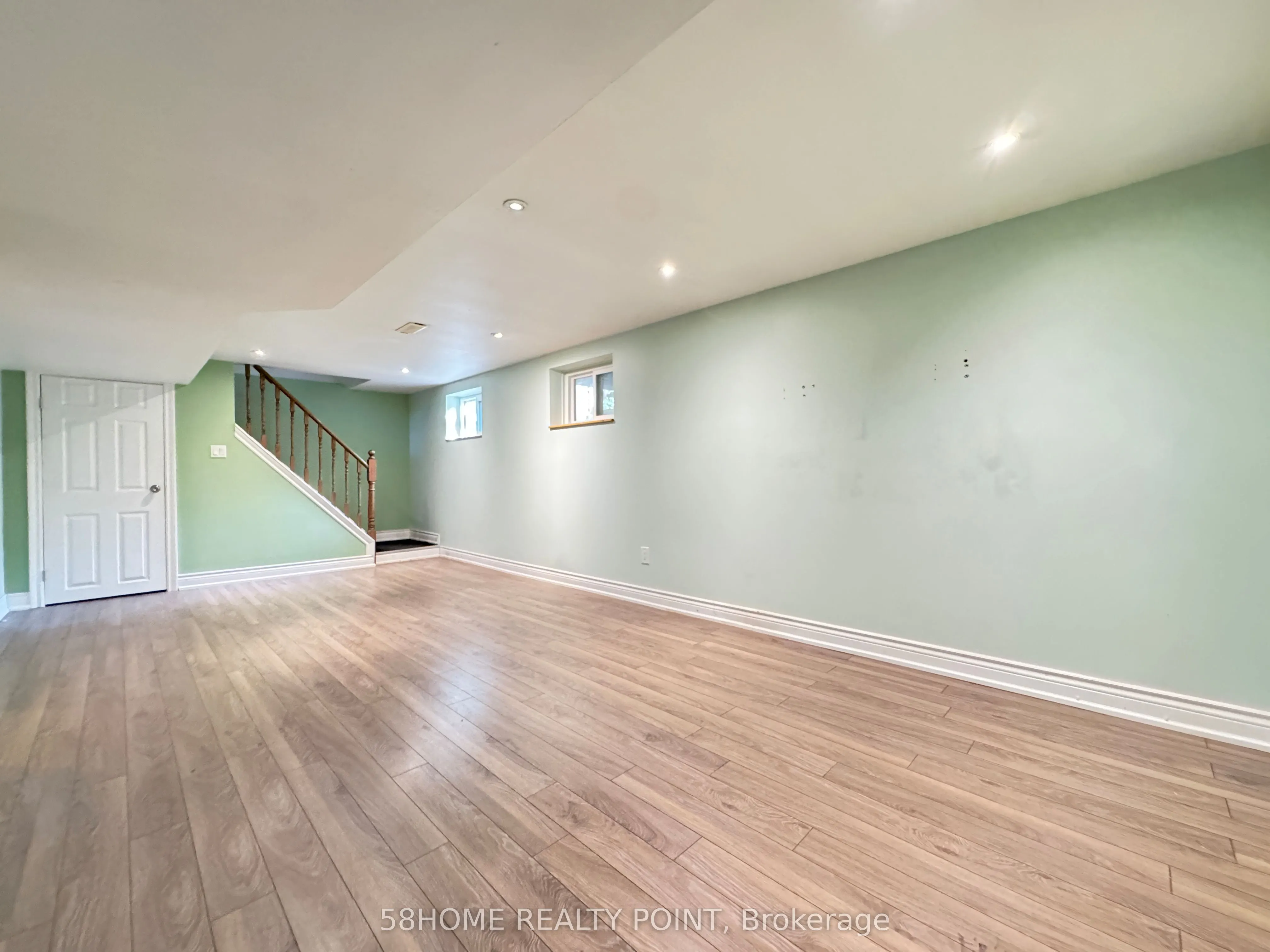 2047 Hindhead Road