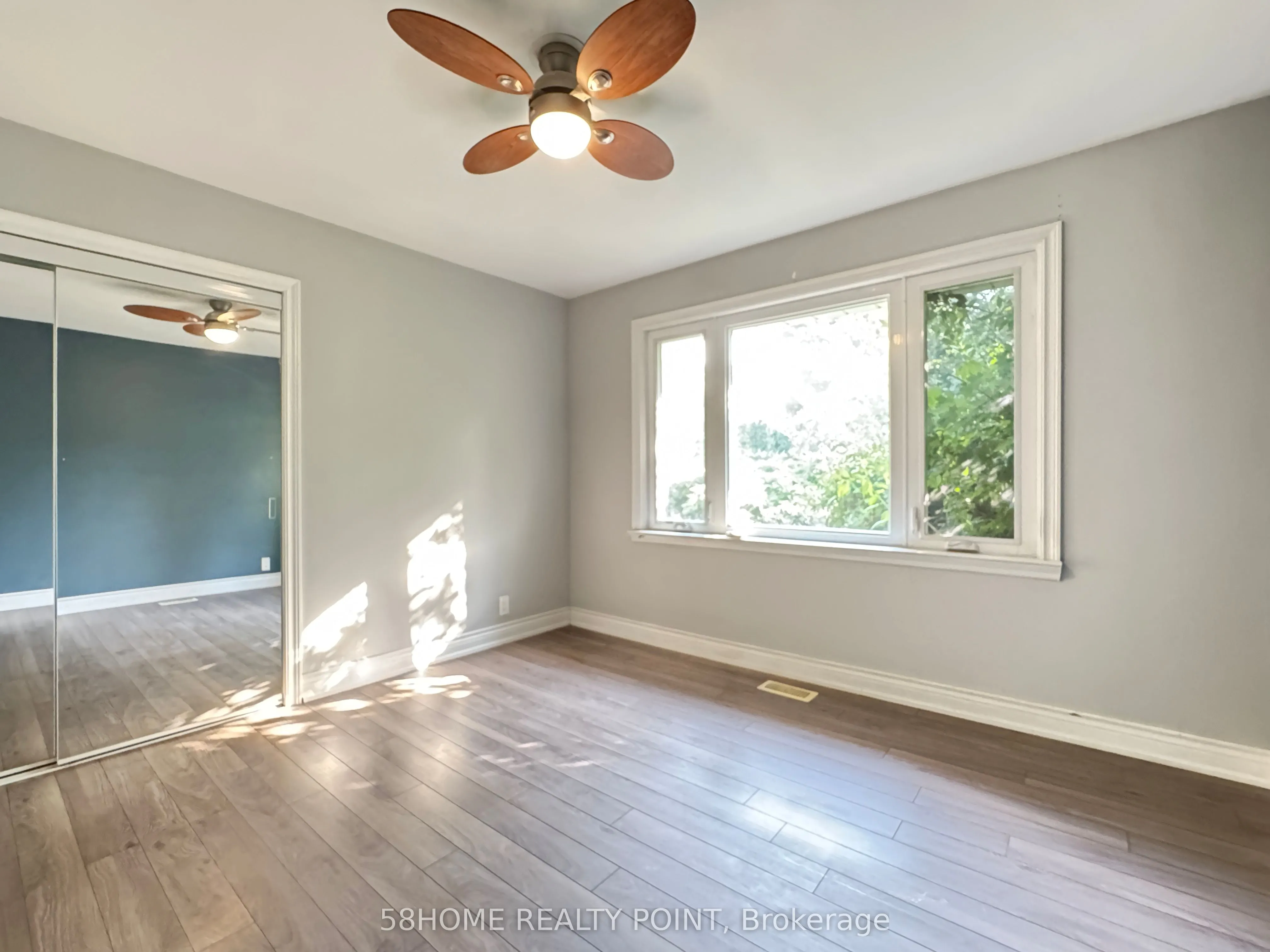 2047 Hindhead Road
