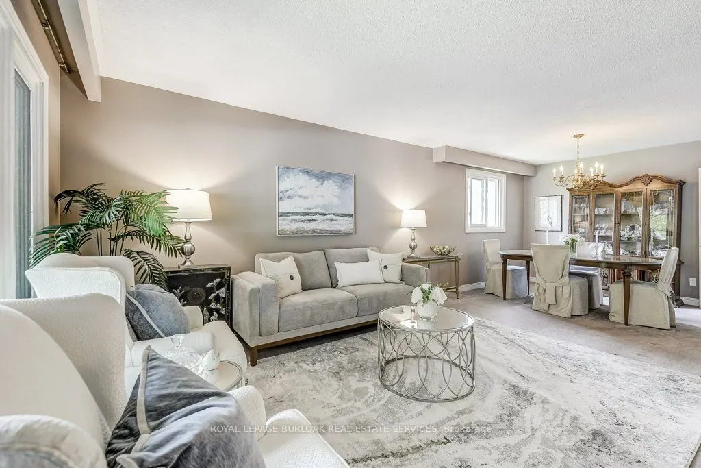652 Auburn Crescent