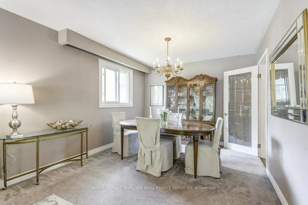 652 Auburn Crescent