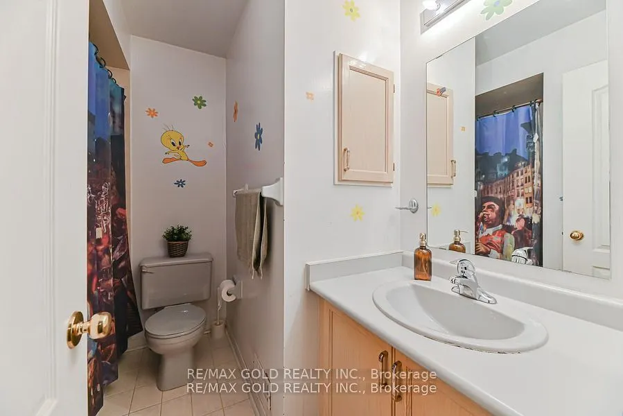 43 Giraffe Avenue