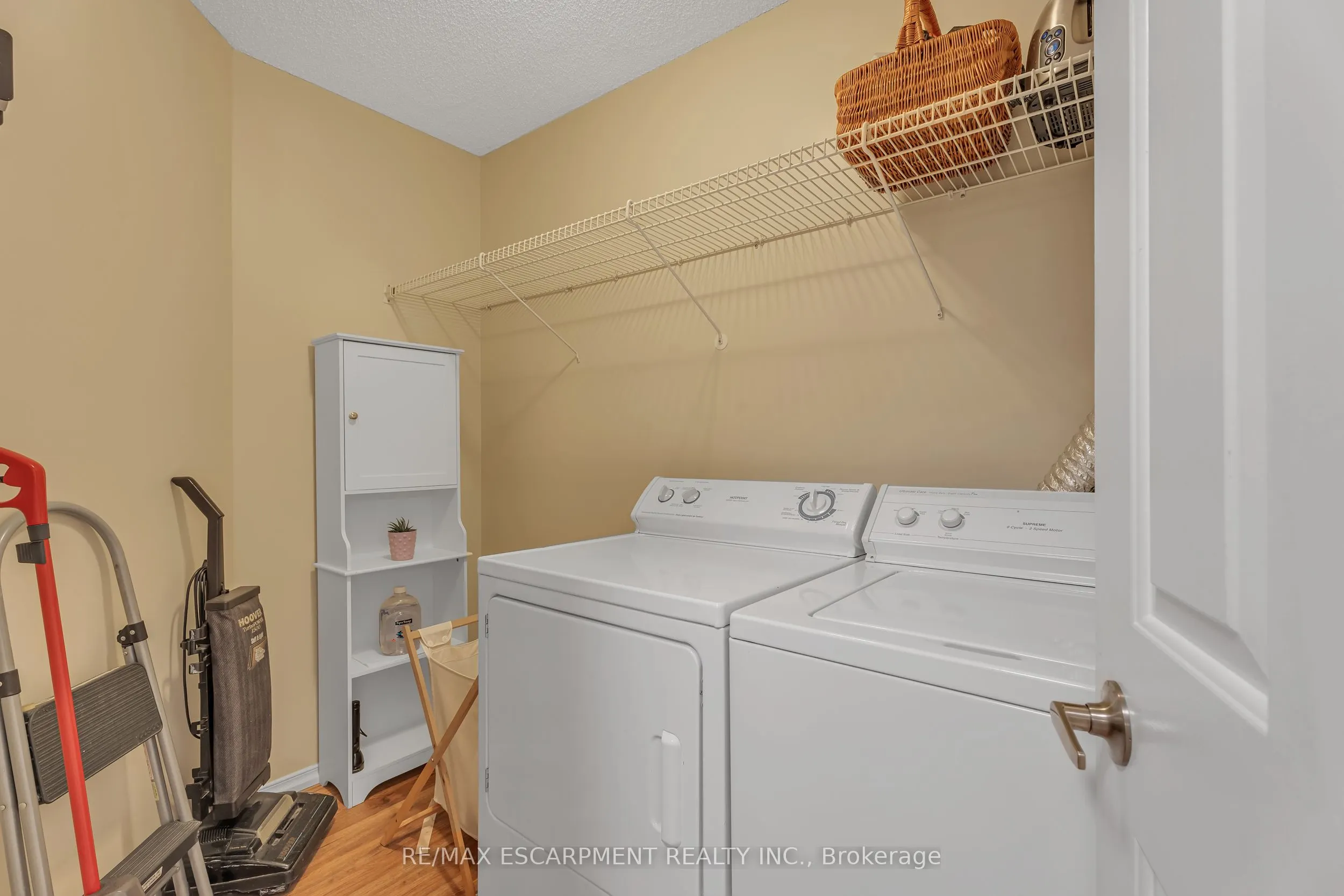 1201 North Shore Boulevard E, #302