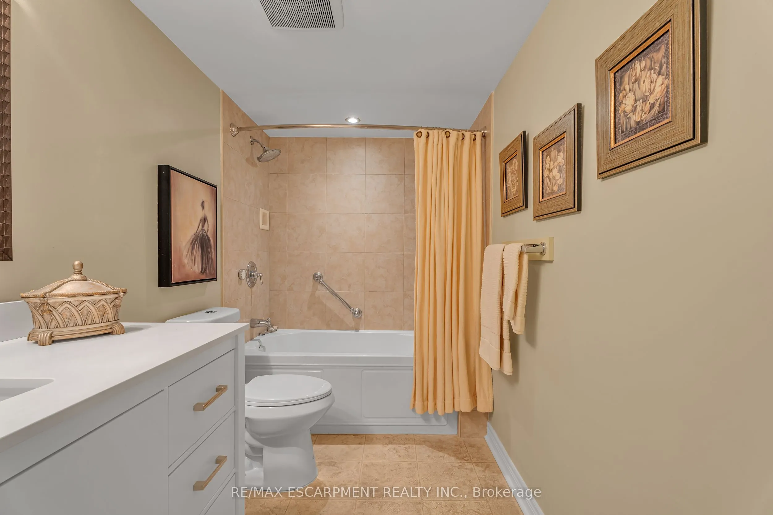 1201 North Shore Boulevard E, #302