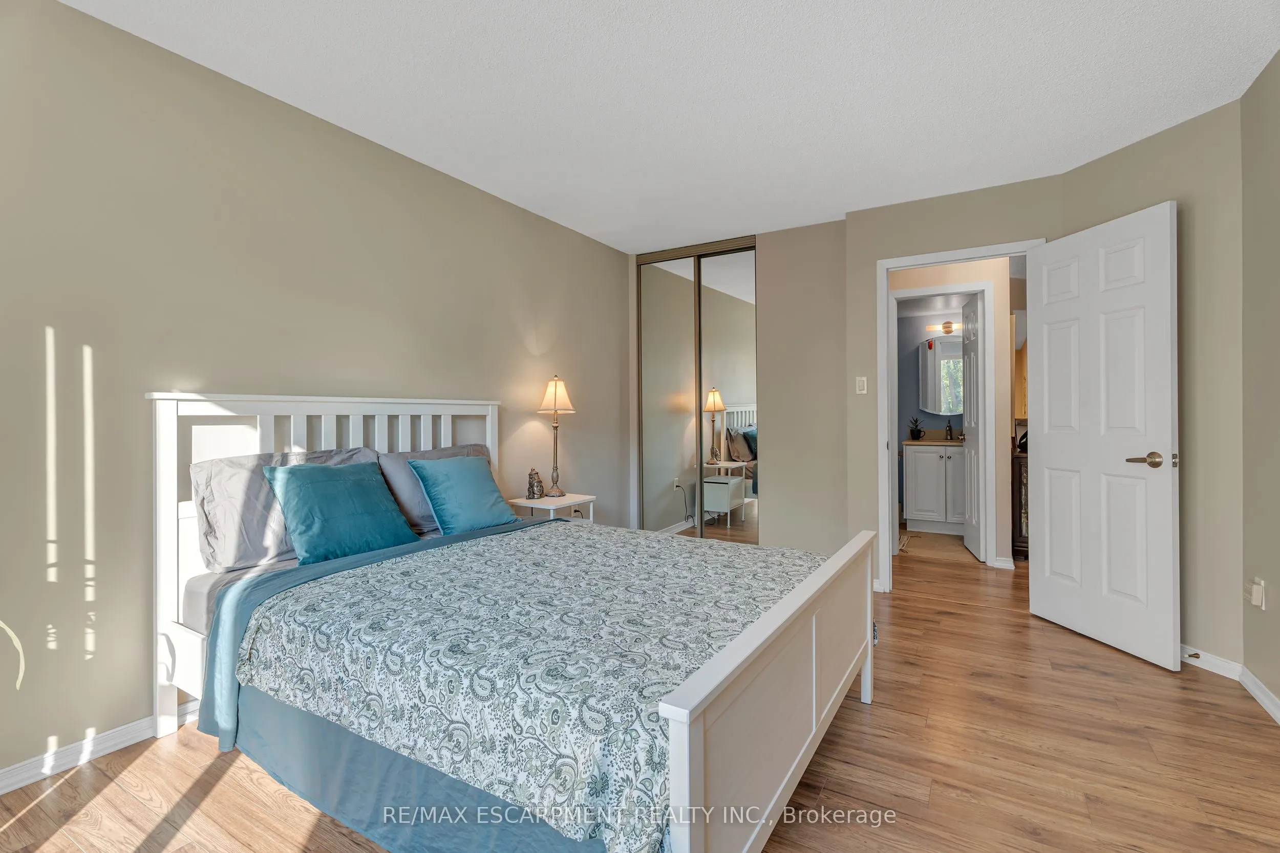 1201 North Shore Boulevard E, #302