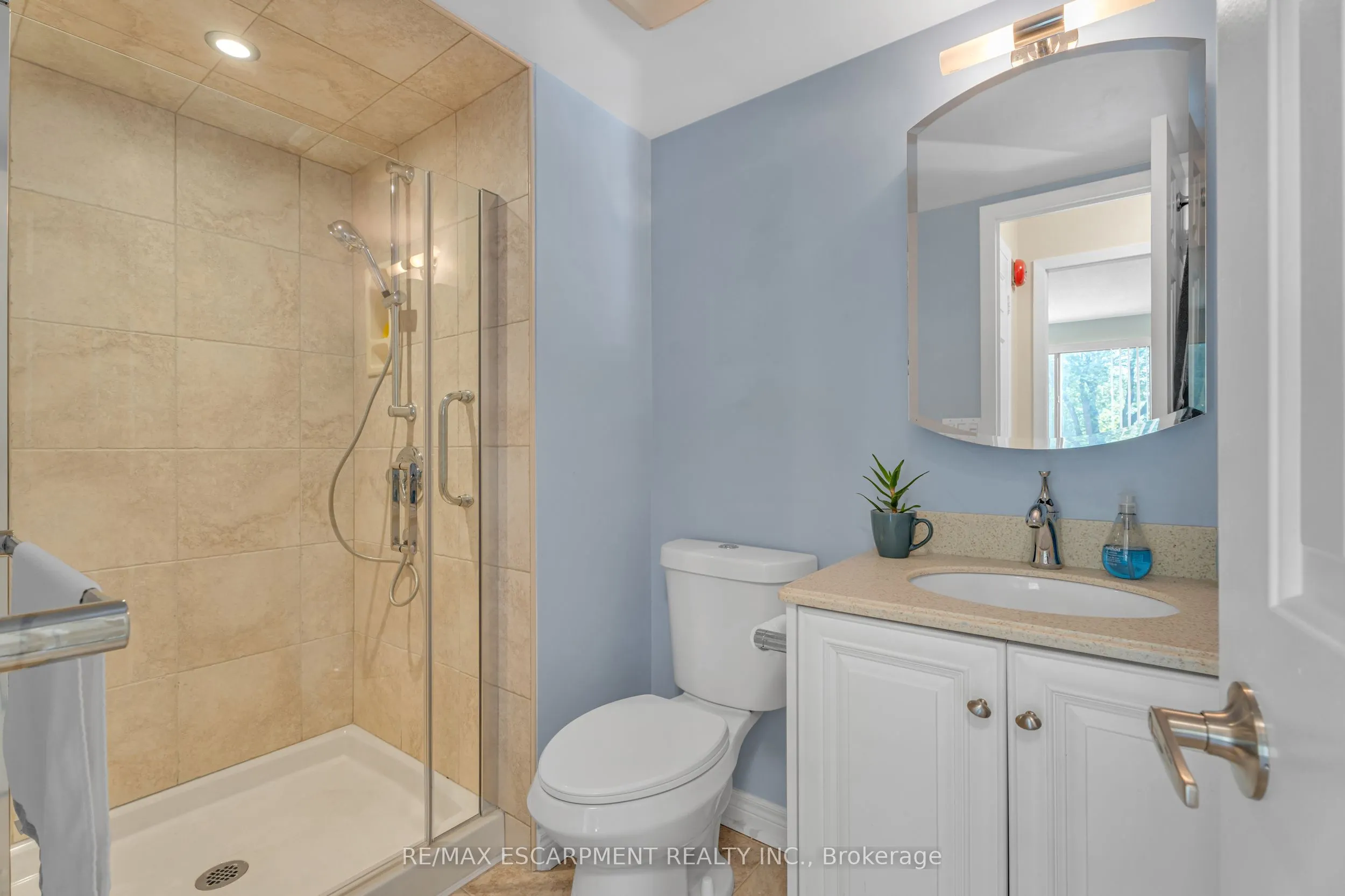 1201 North Shore Boulevard E, #302