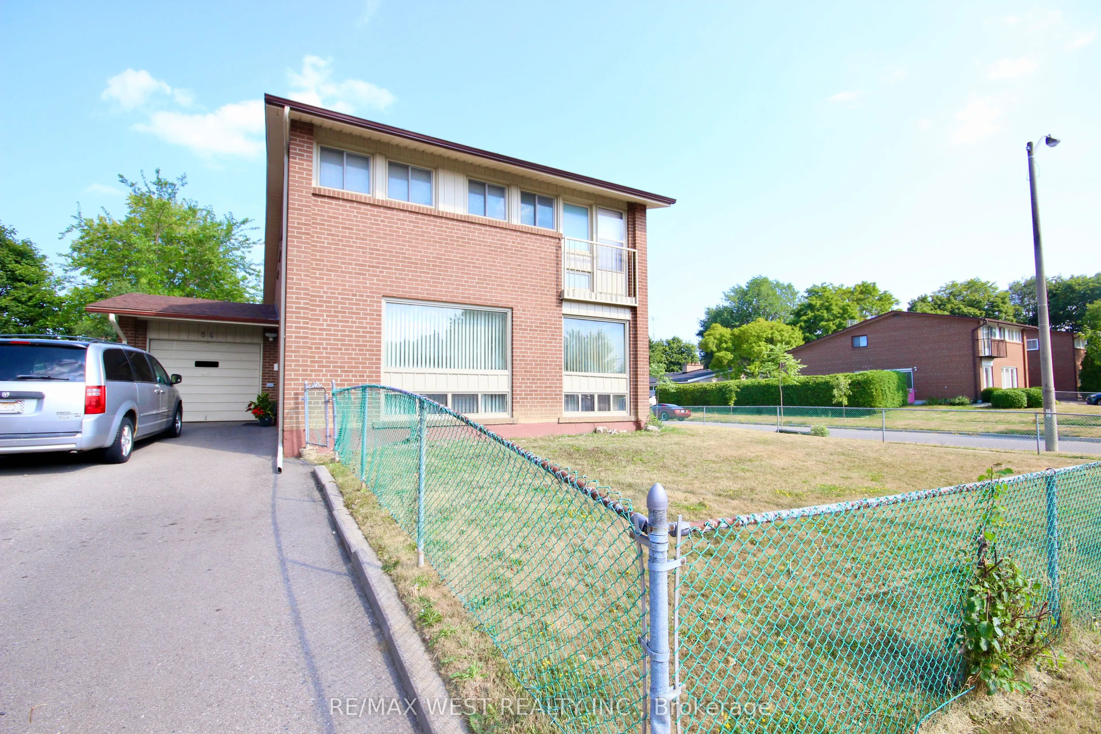 84 Orpington Crescent