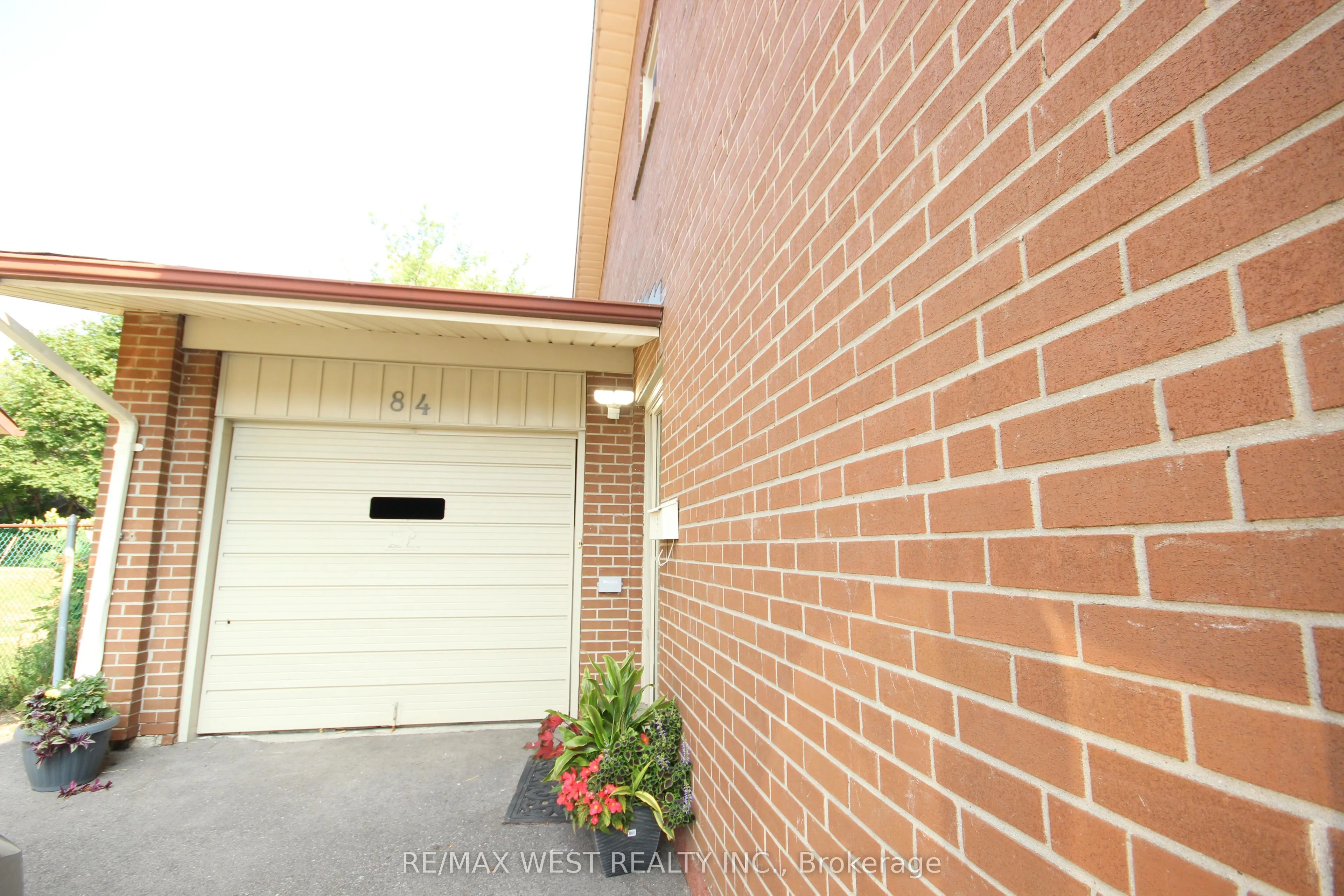 84 Orpington Crescent