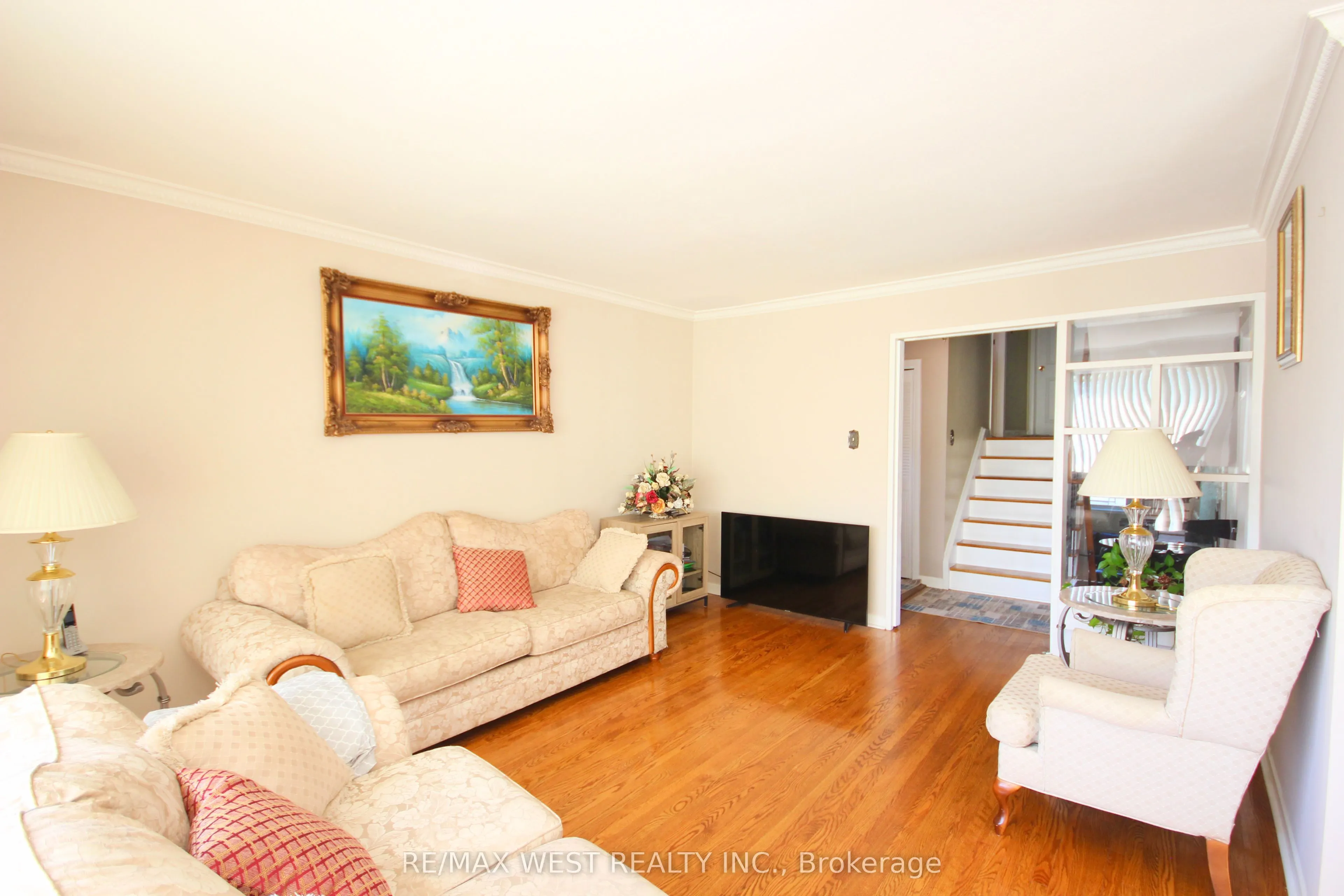 84 Orpington Crescent