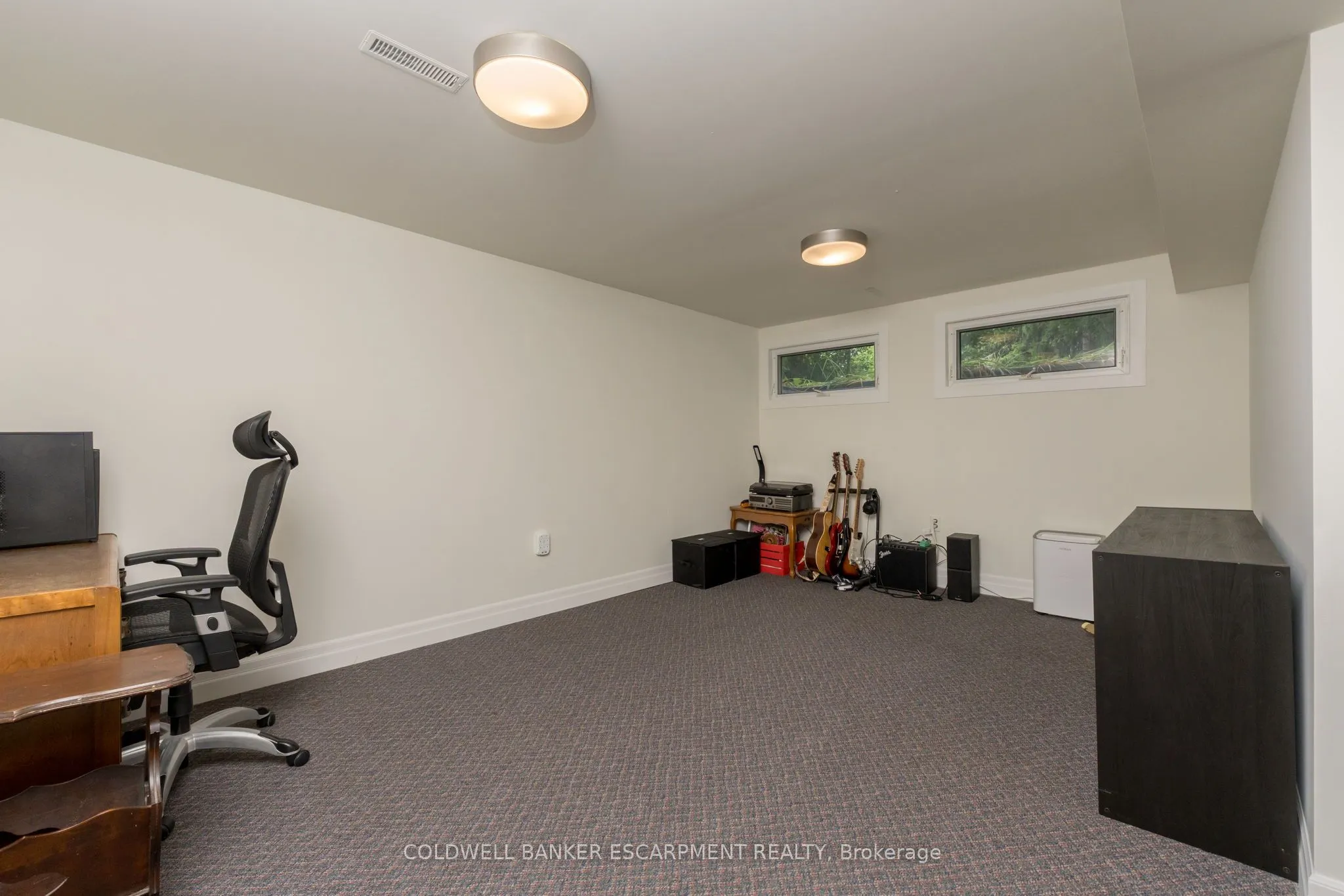 77 Elizabeth Drive