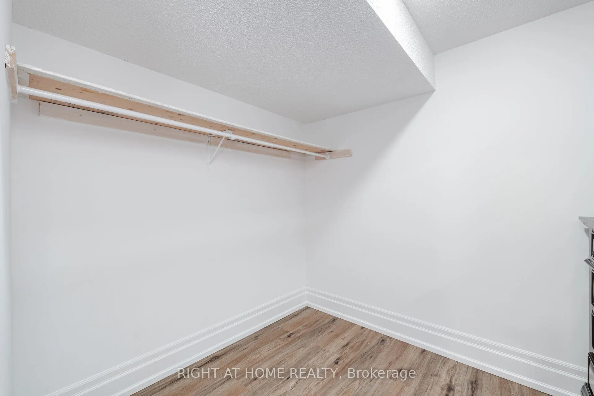 3737 Brinwood Gate