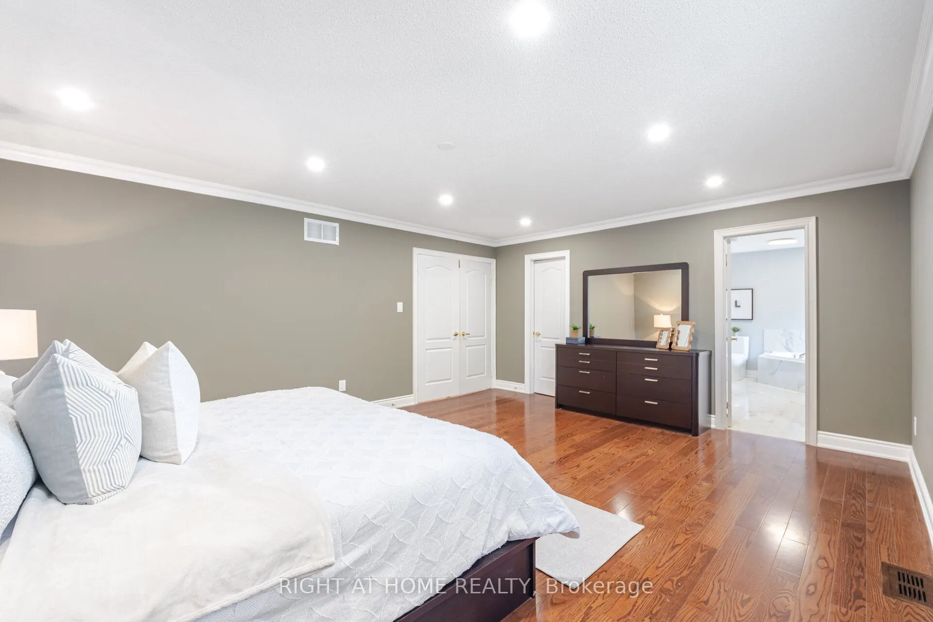 3737 Brinwood Gate
