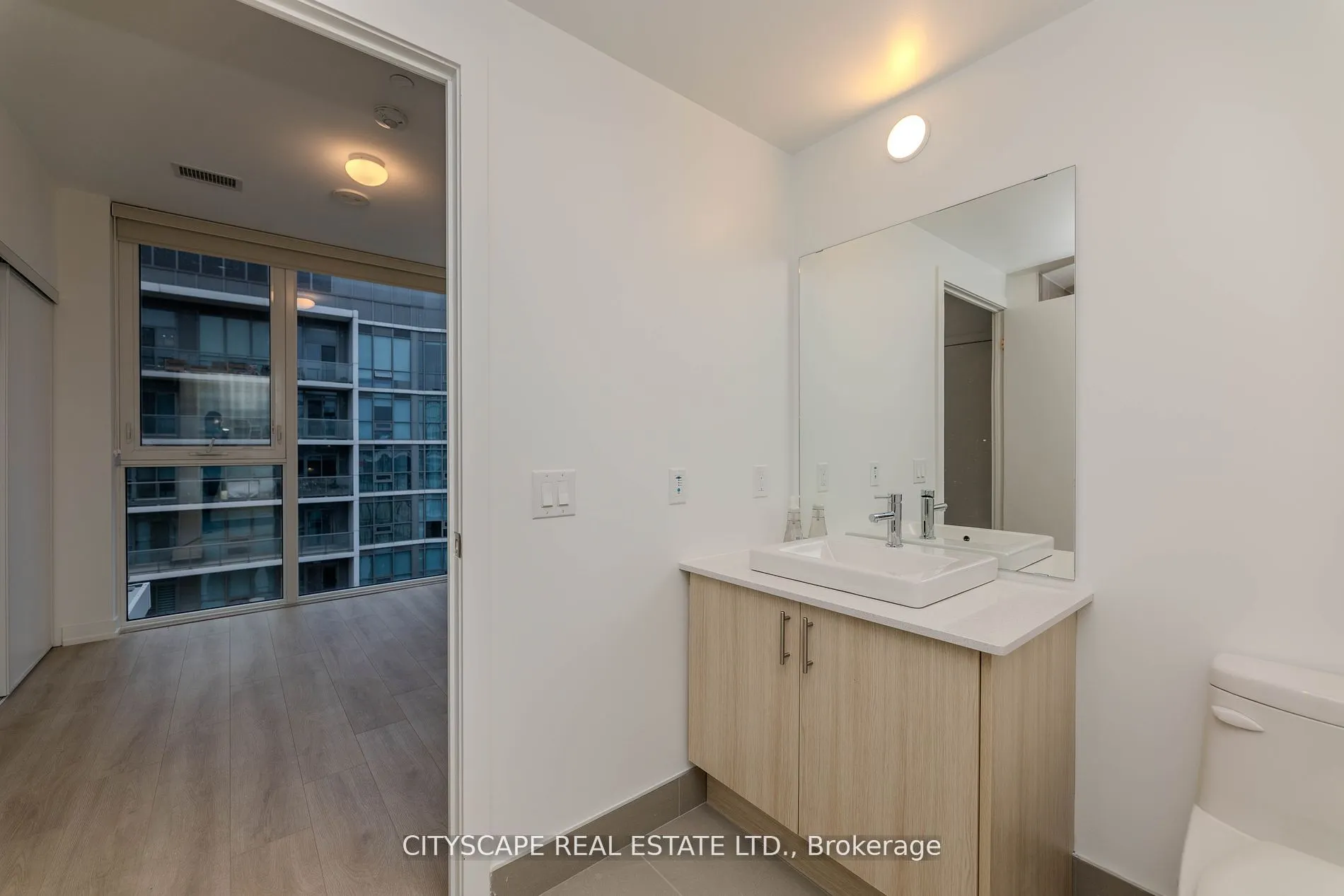 1195 The Queensway Way, #1006