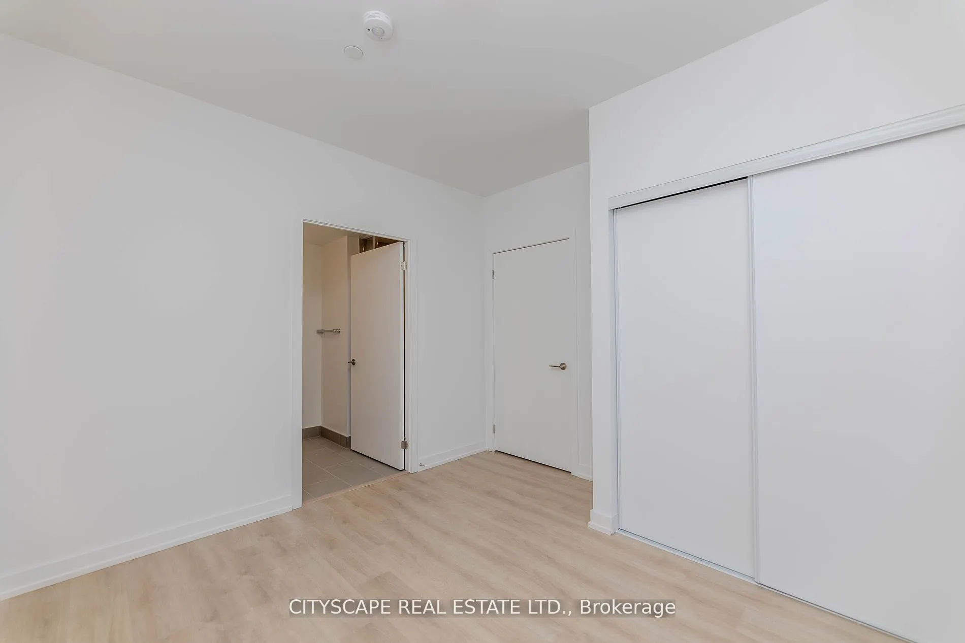 1195 The Queensway Way, #1006