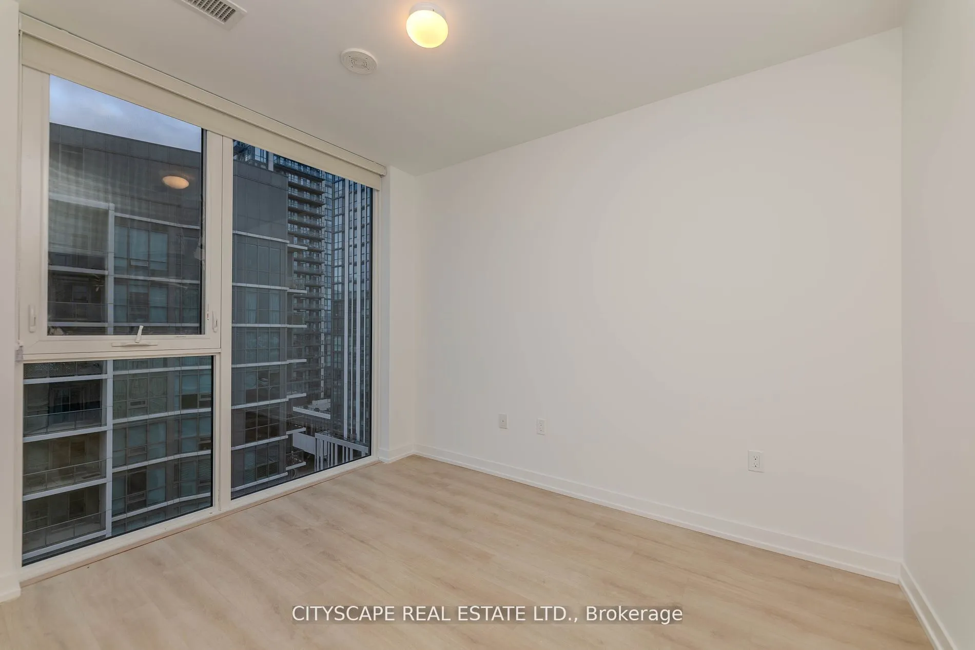 1195 The Queensway Way, #1006