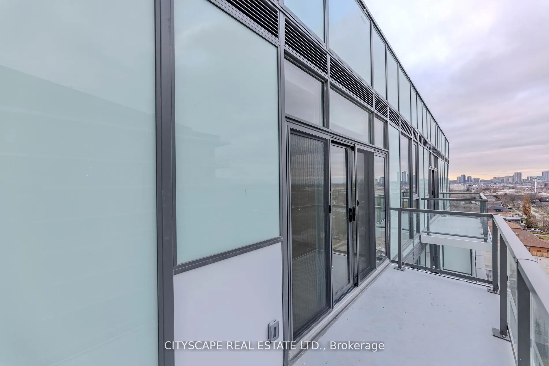 1195 The Queensway Way, #1006