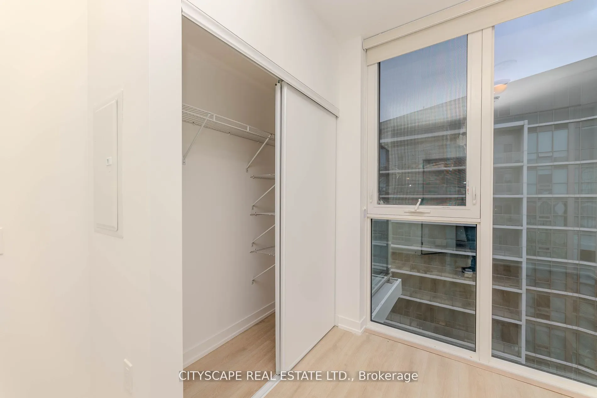 1195 The Queensway Way, #1006