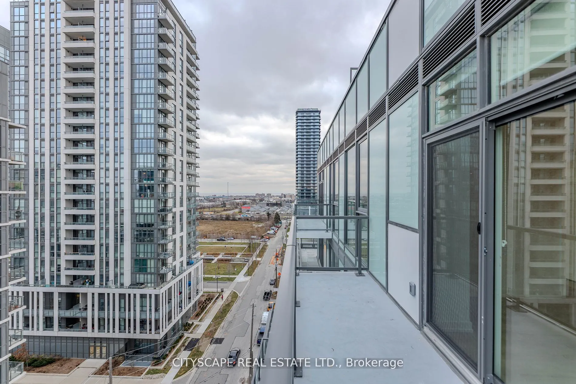 1195 The Queensway Way, #1006