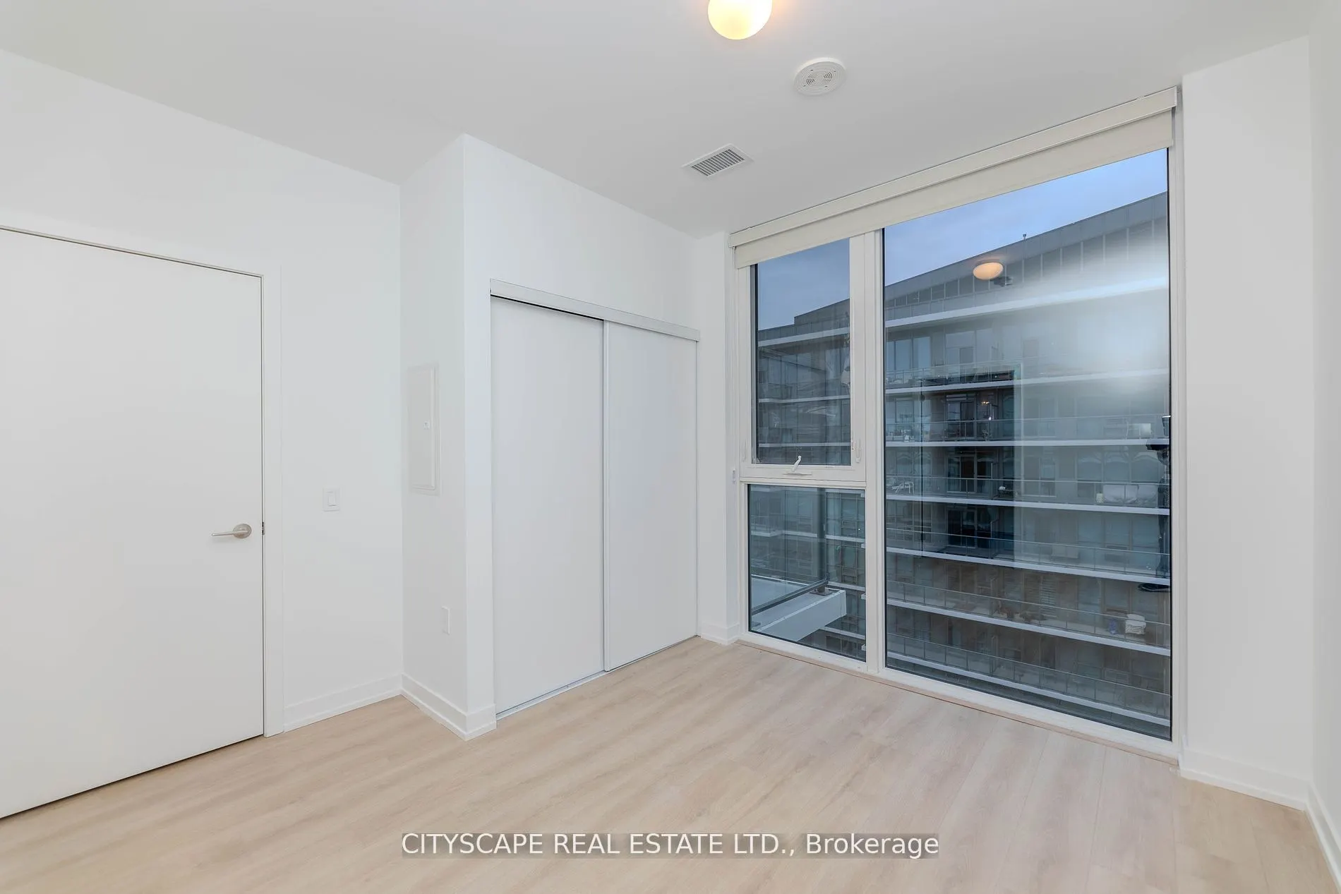 1195 The Queensway Way, #1006