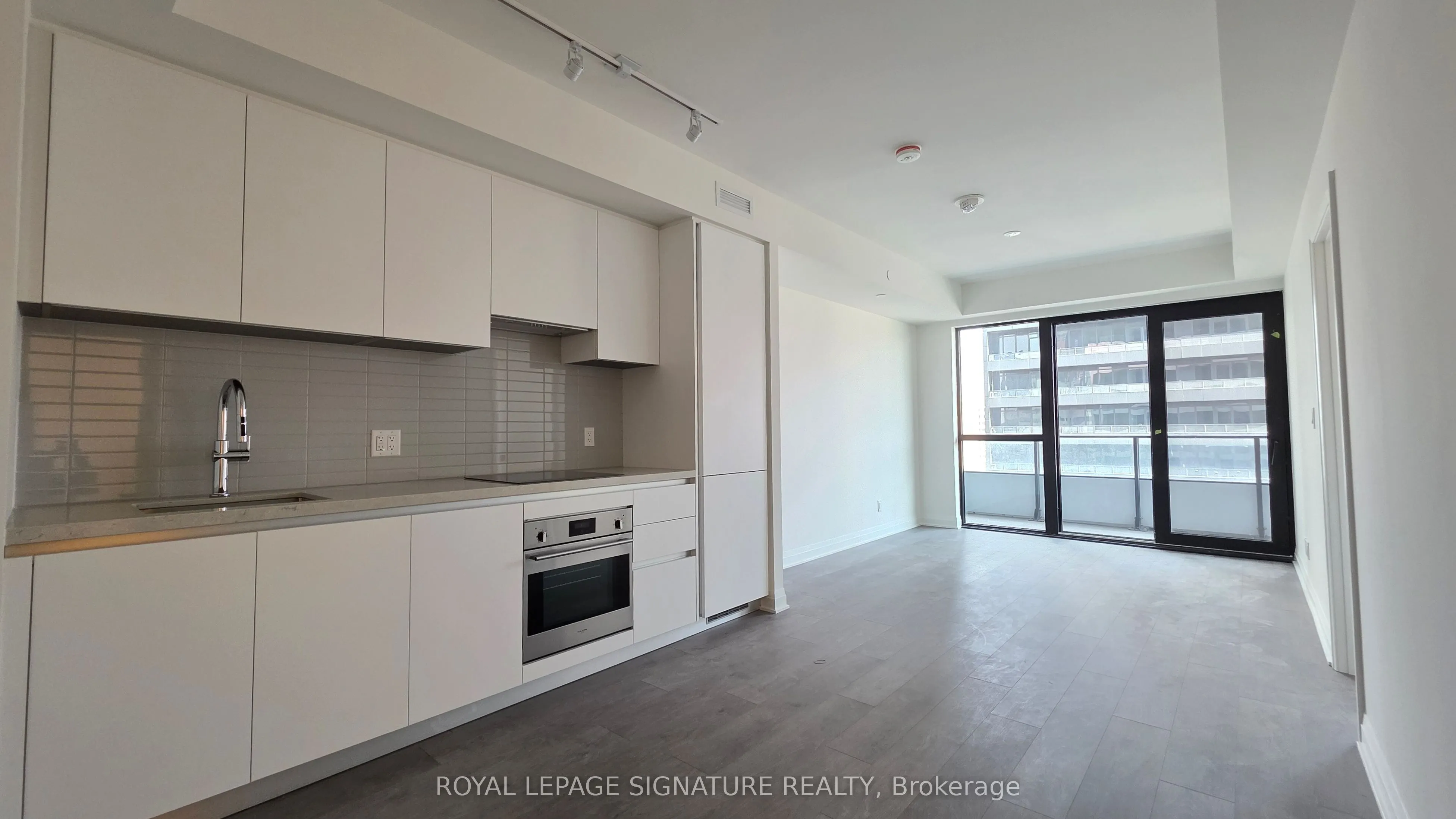 4015 The Exchange, #901