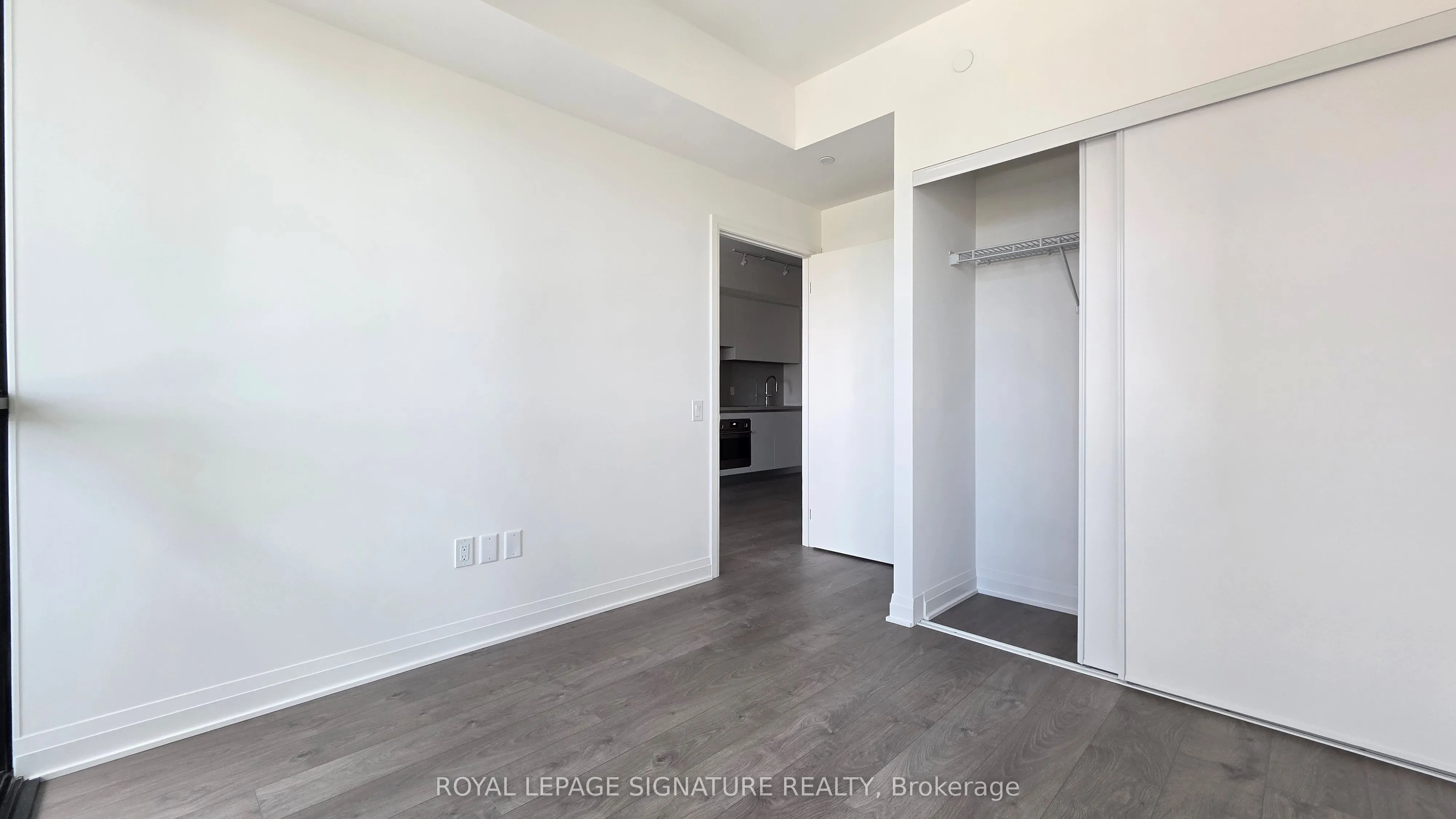 4015 The Exchange, #811