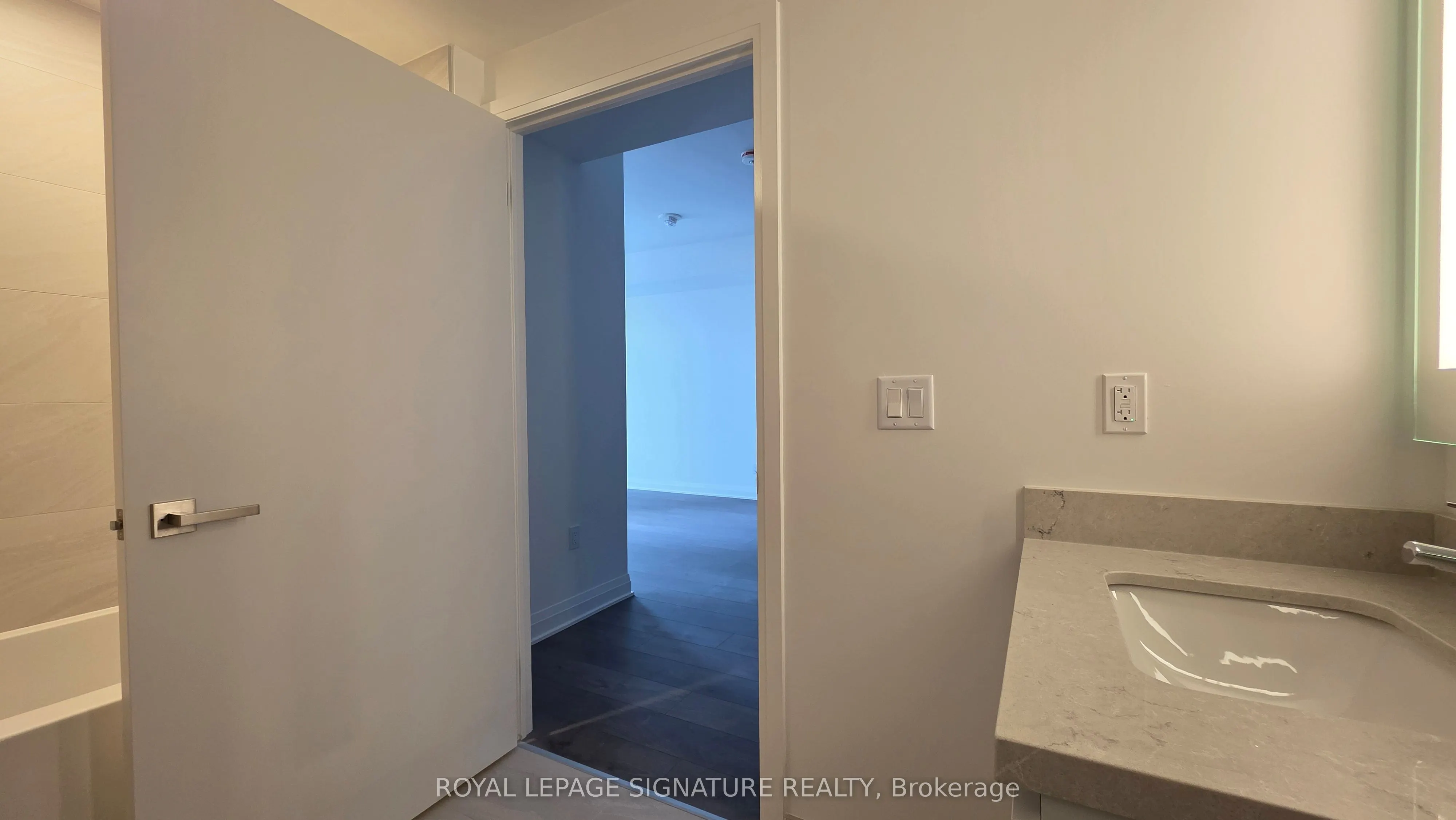 4015 The Exchange, #811