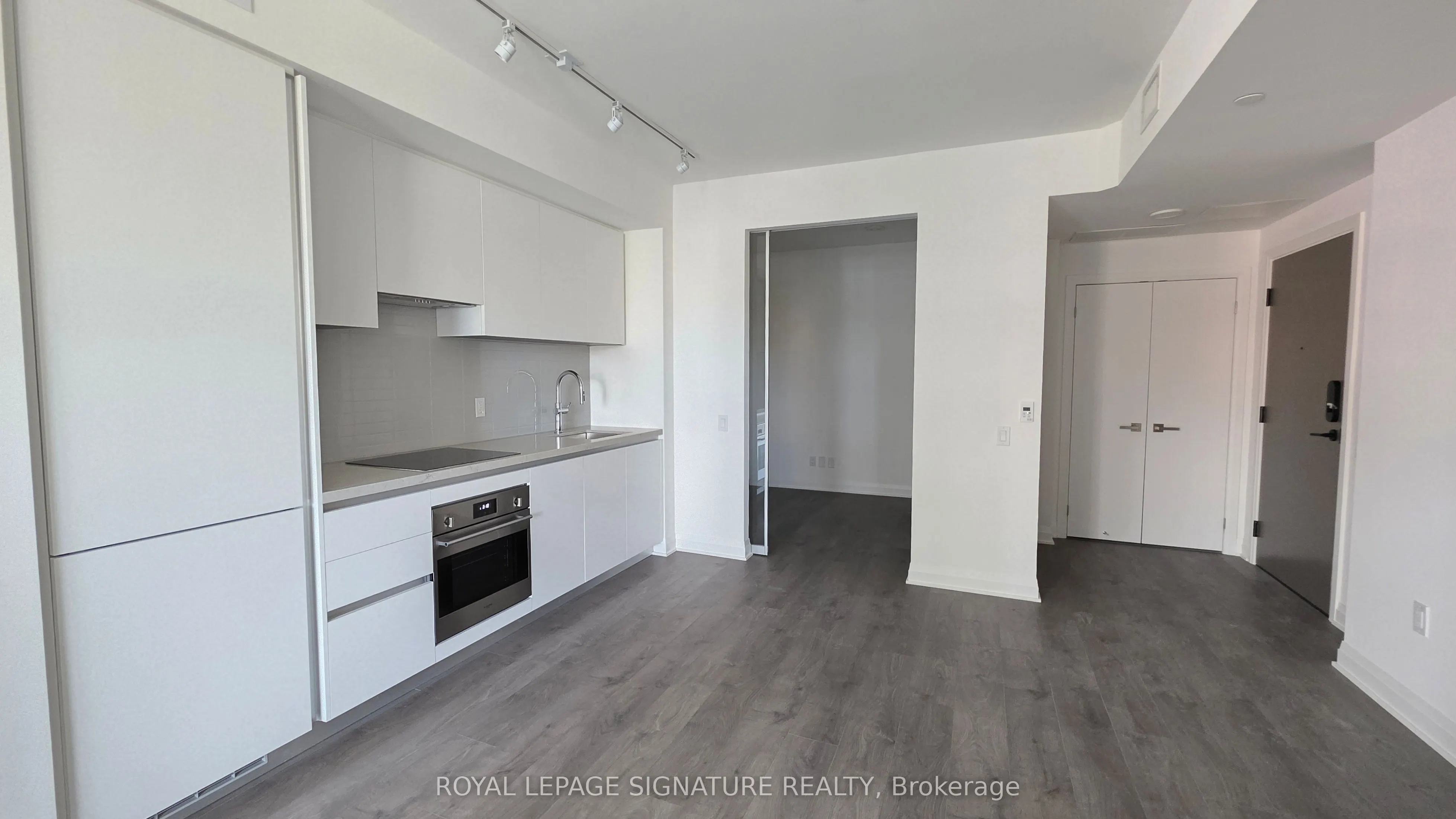 4015 The Exchange, #811