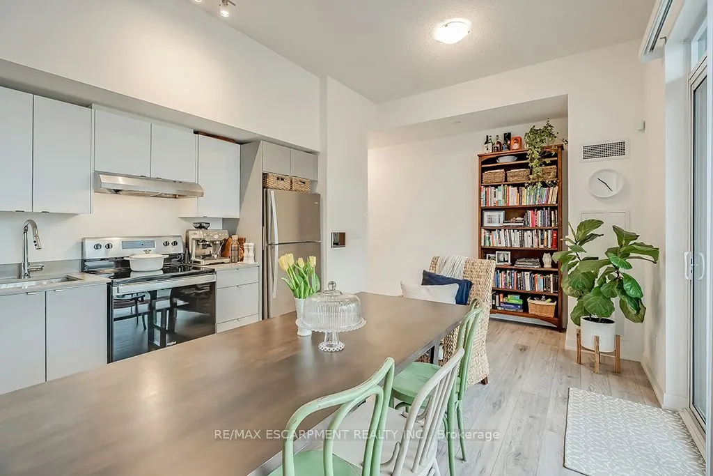 3210 Dakota Common, #A106