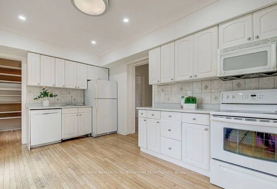 29 Roseland Drive