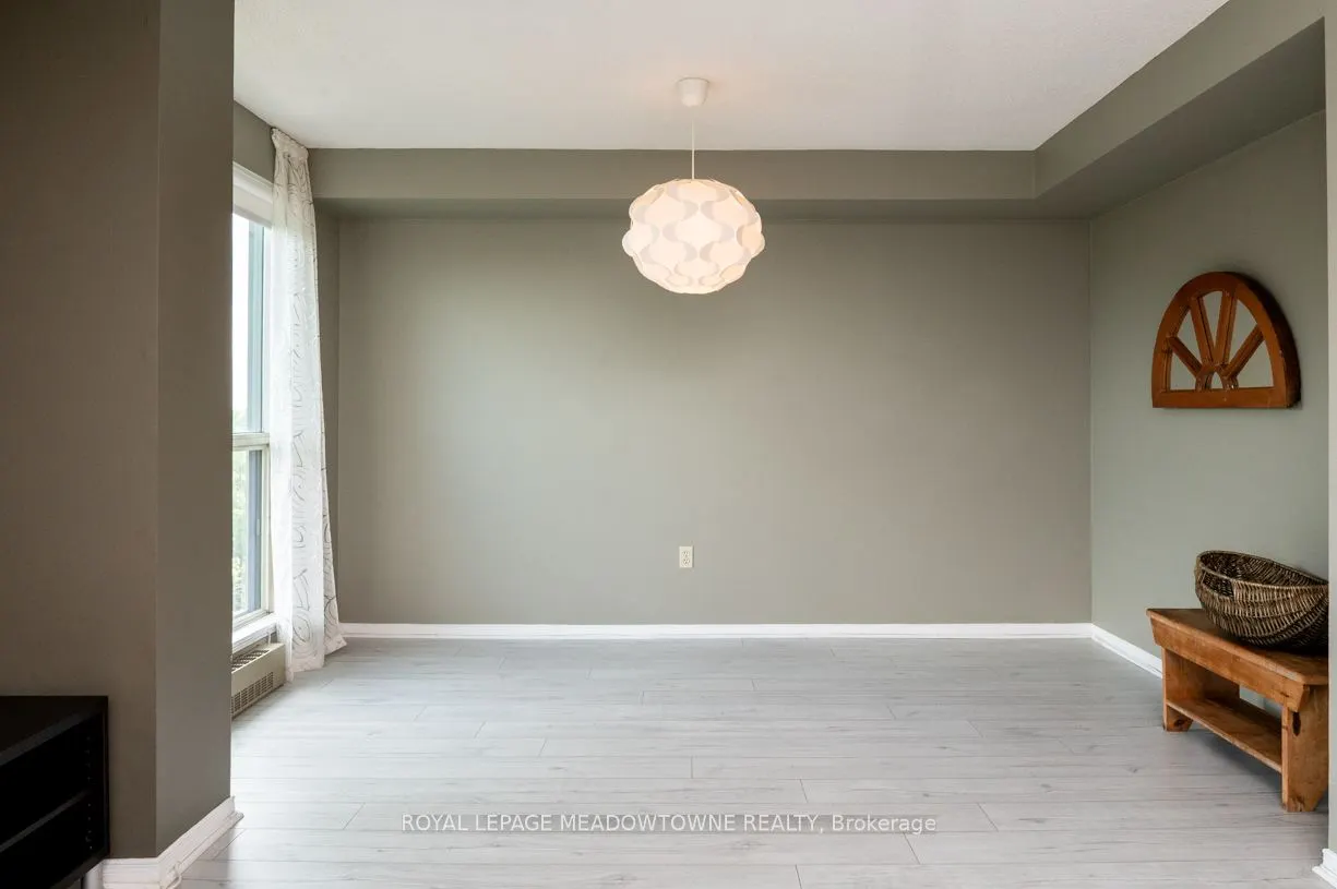 2155 Burnhamthorpe Road W, #902