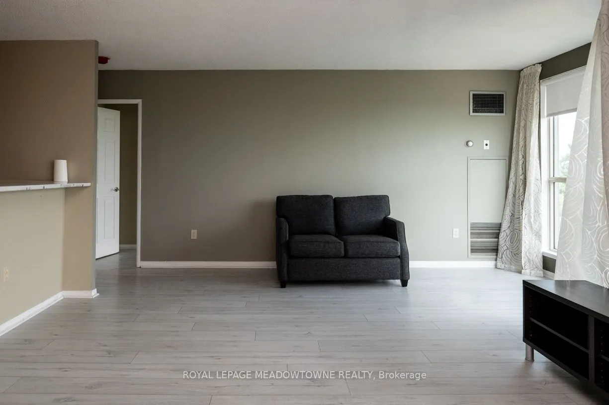 2155 Burnhamthorpe Road W, #902