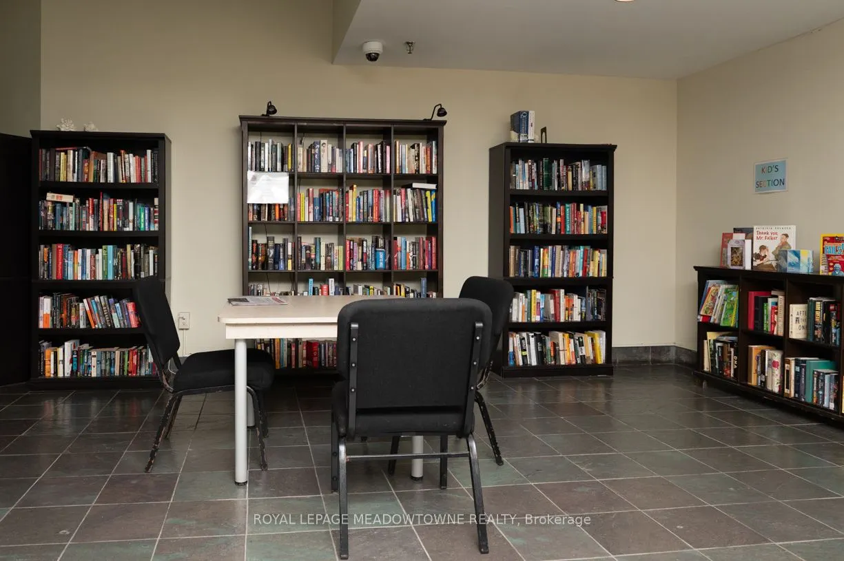 2155 Burnhamthorpe Road W, #902
