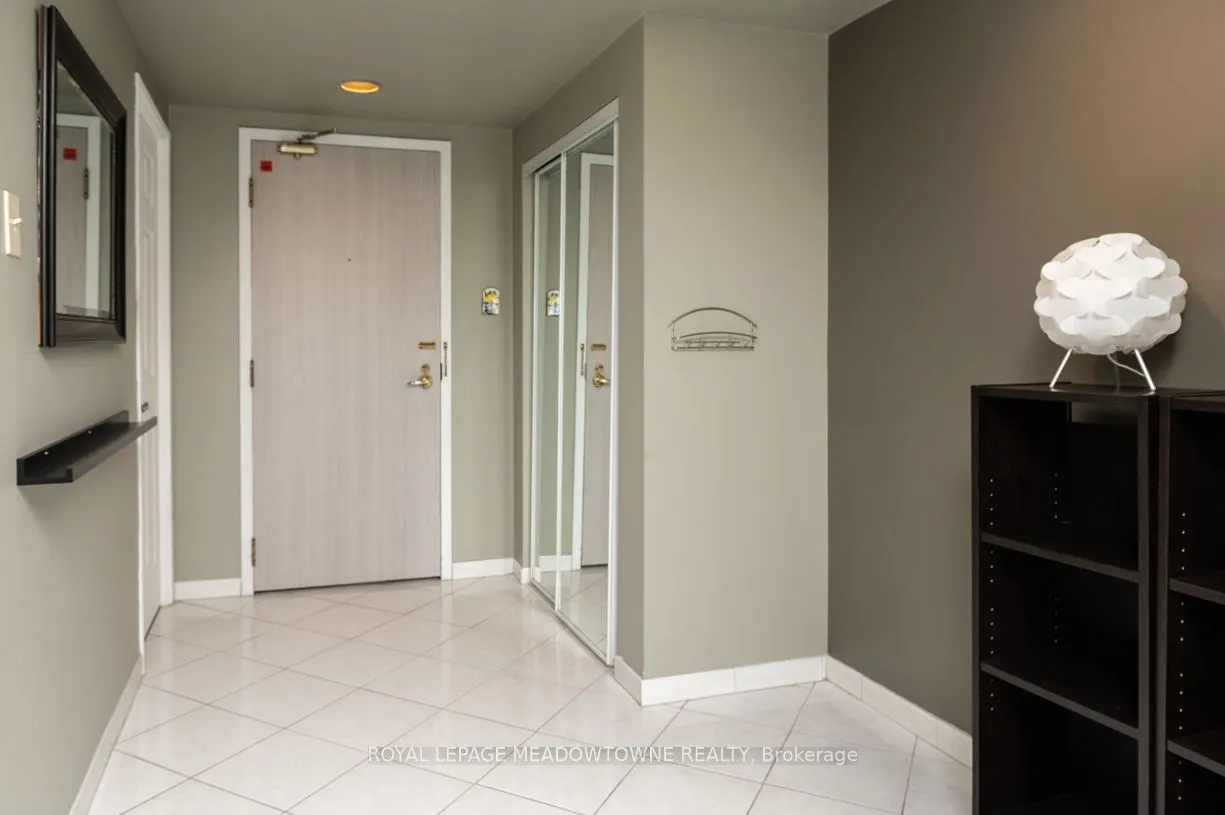 2155 Burnhamthorpe Road W, #902