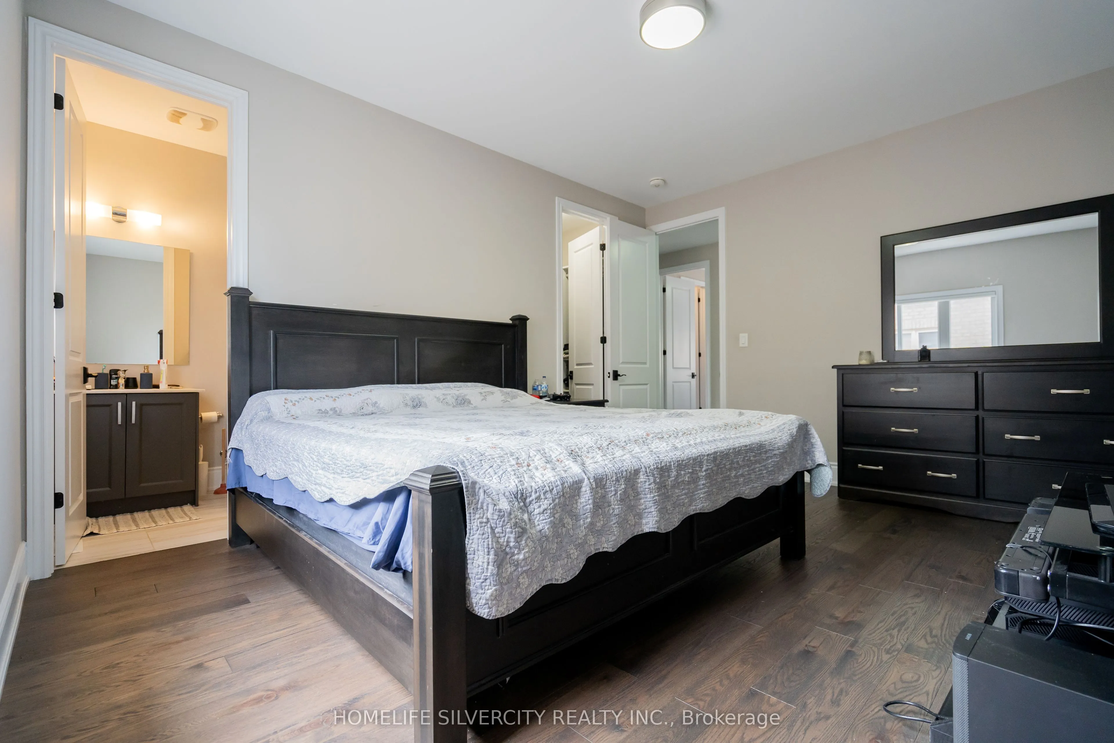 15 Moonstruck Street NE