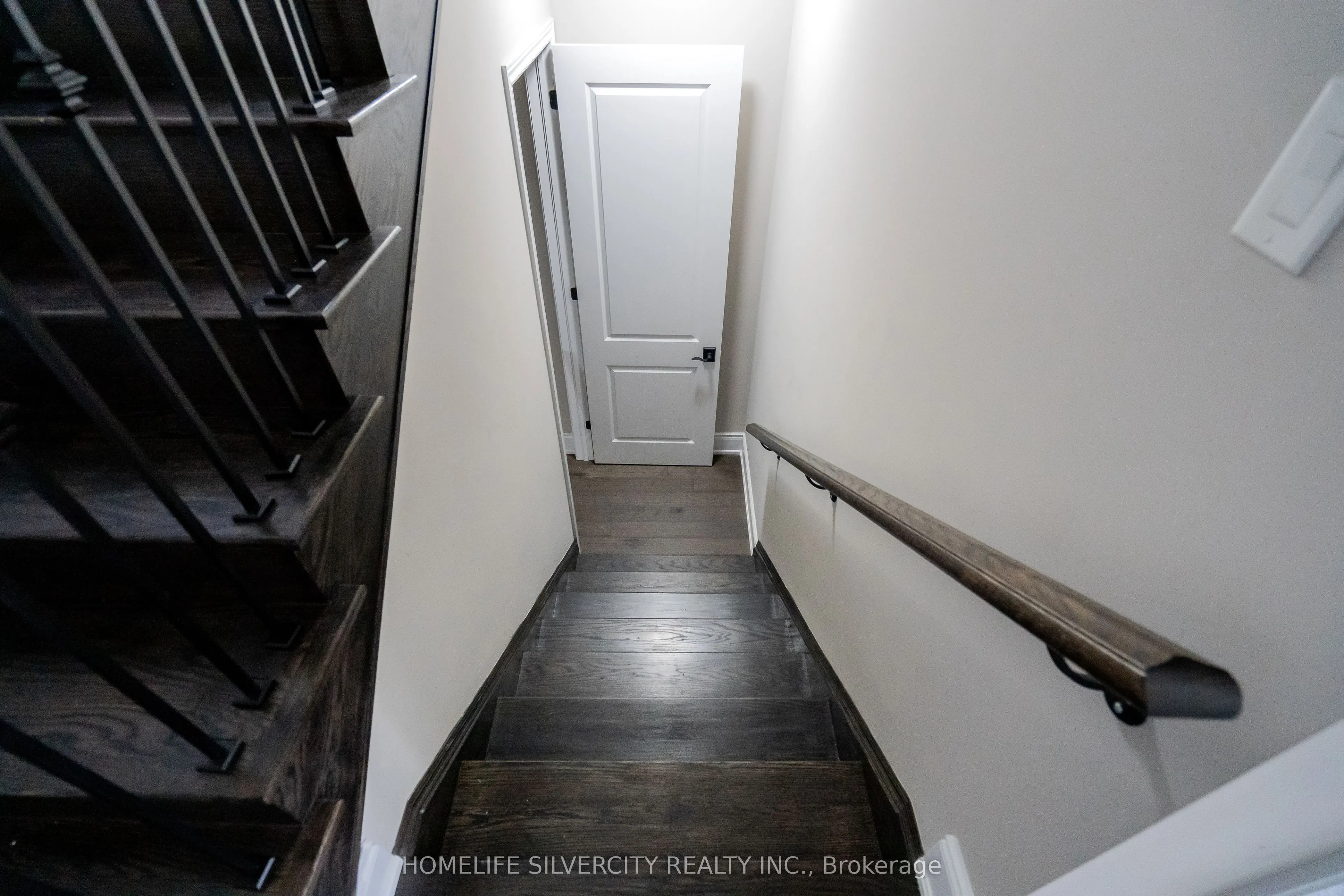 15 Moonstruck Street NE