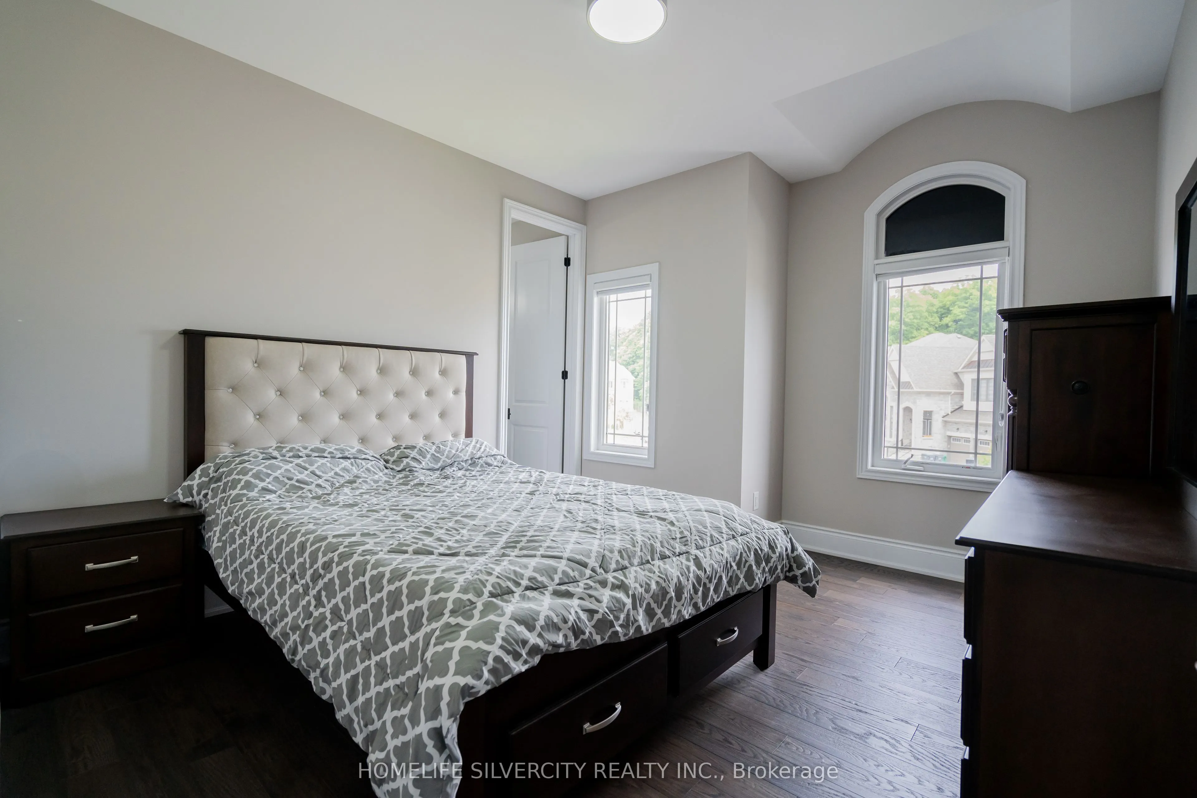 15 Moonstruck Street NE