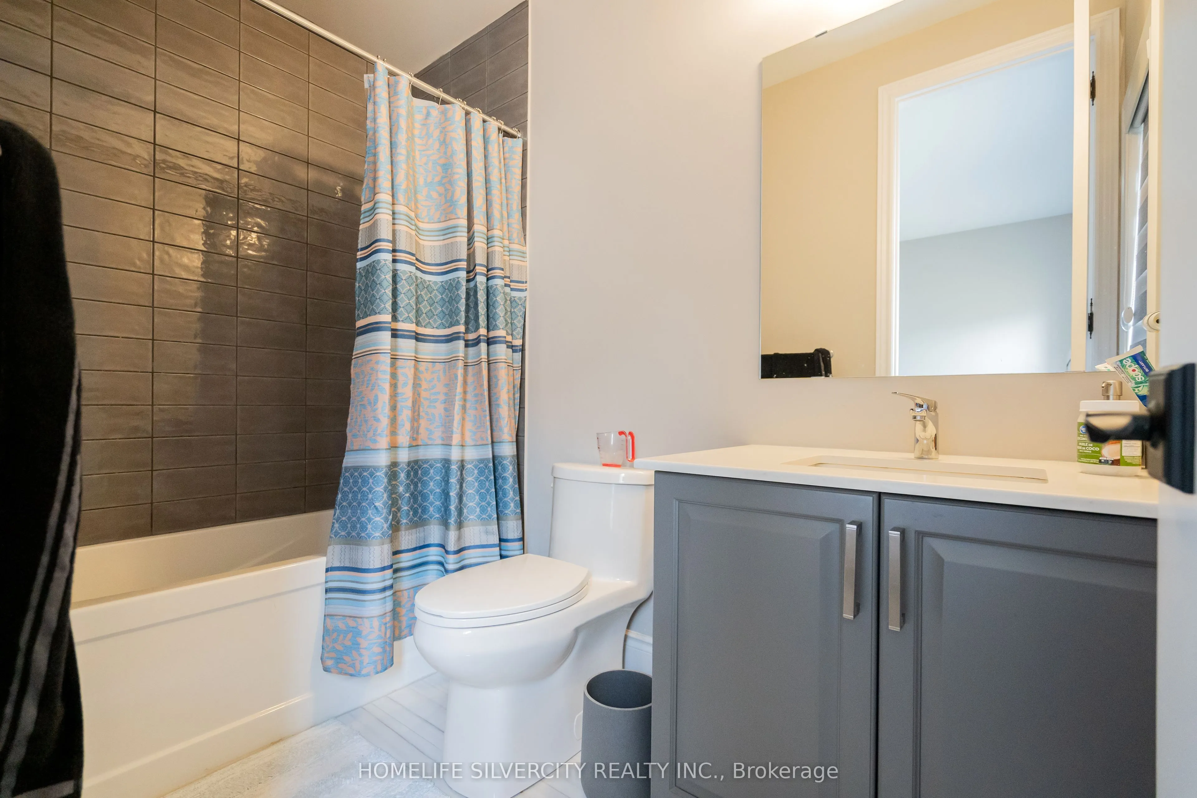 15 Moonstruck Street NE