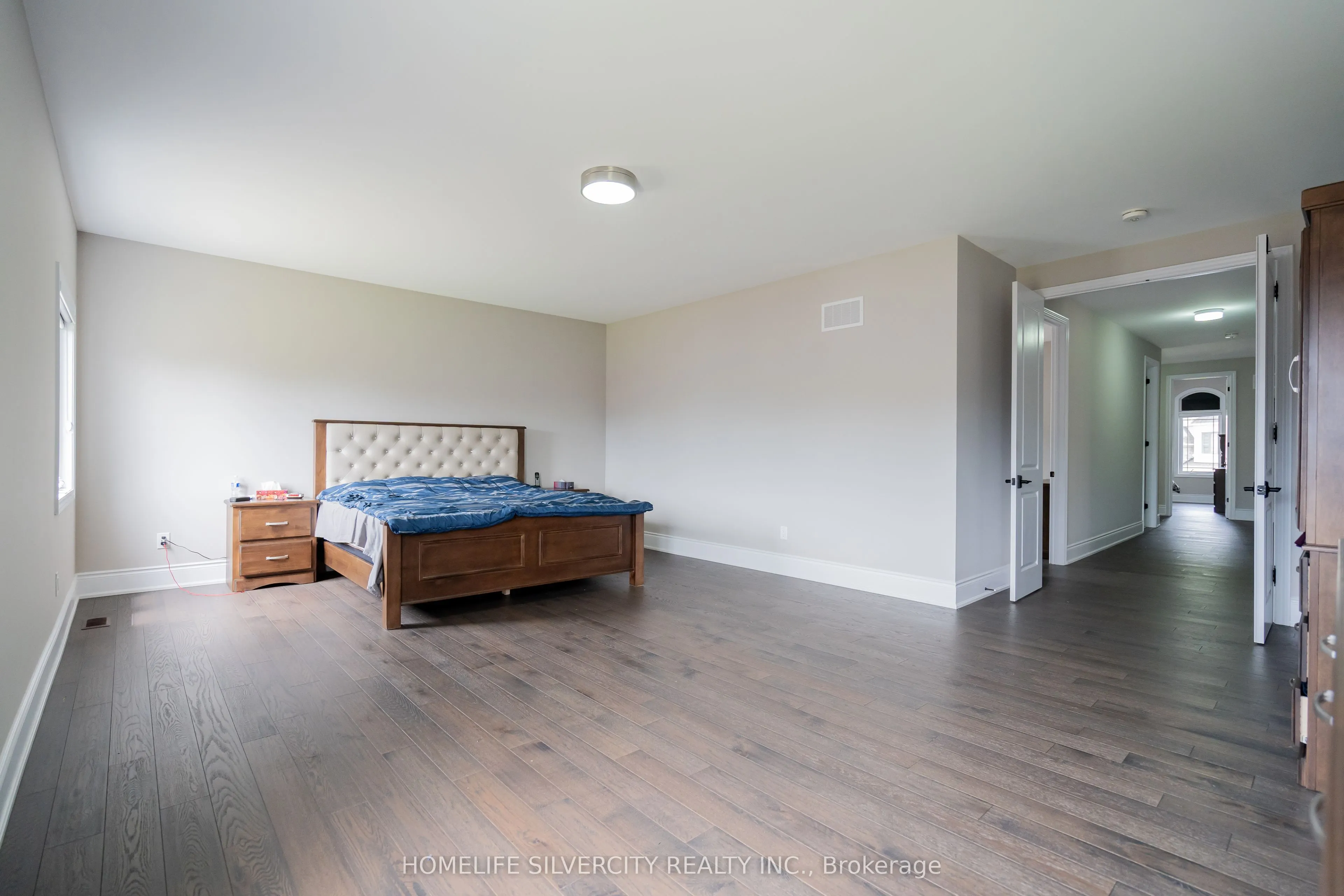 15 Moonstruck Street NE