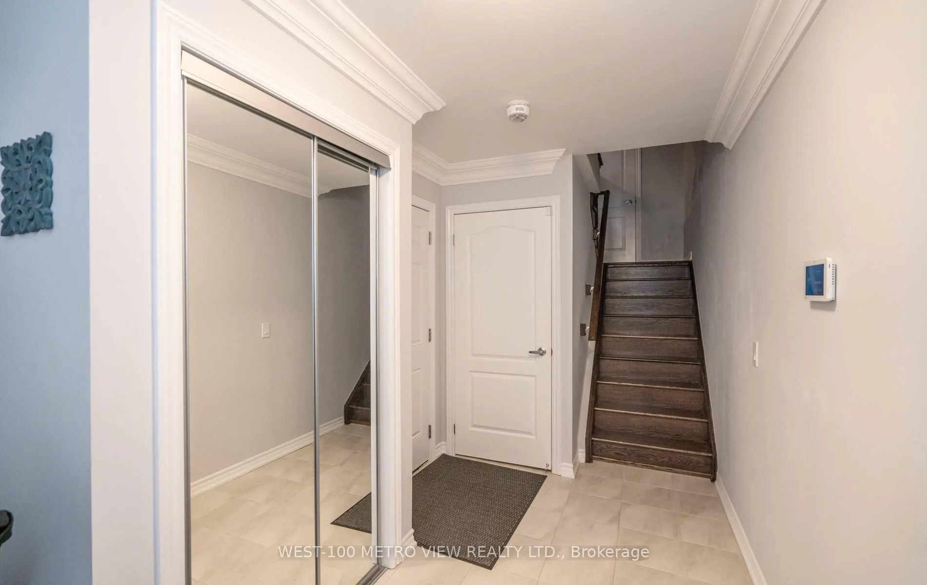406 Athabasca Common